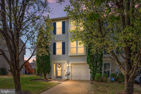 Townhouse For Sale - 4532 Papillion Court<br/> FREDERICKSBURG, VA 22408