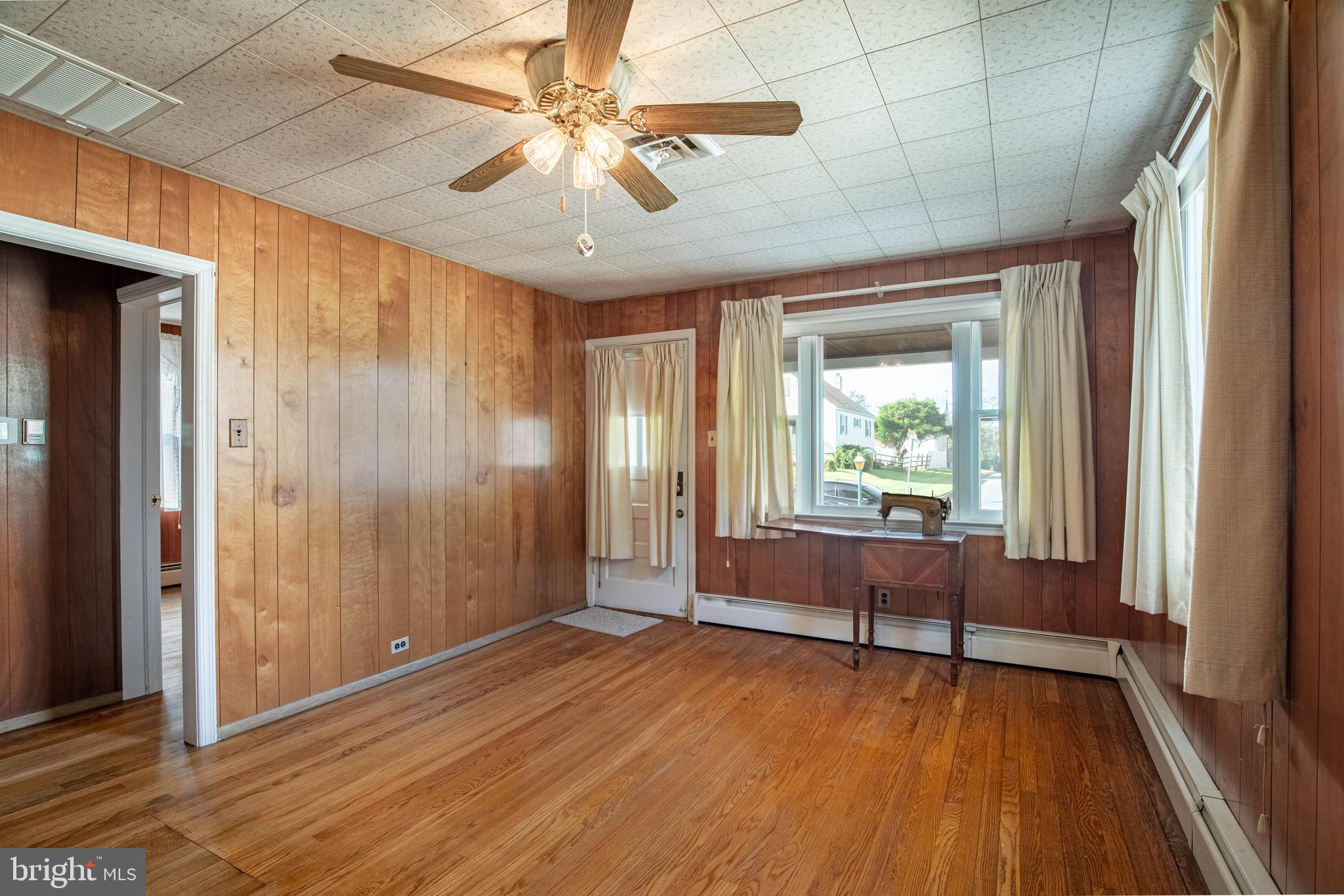 CALIFORNIA GROVE - Residential