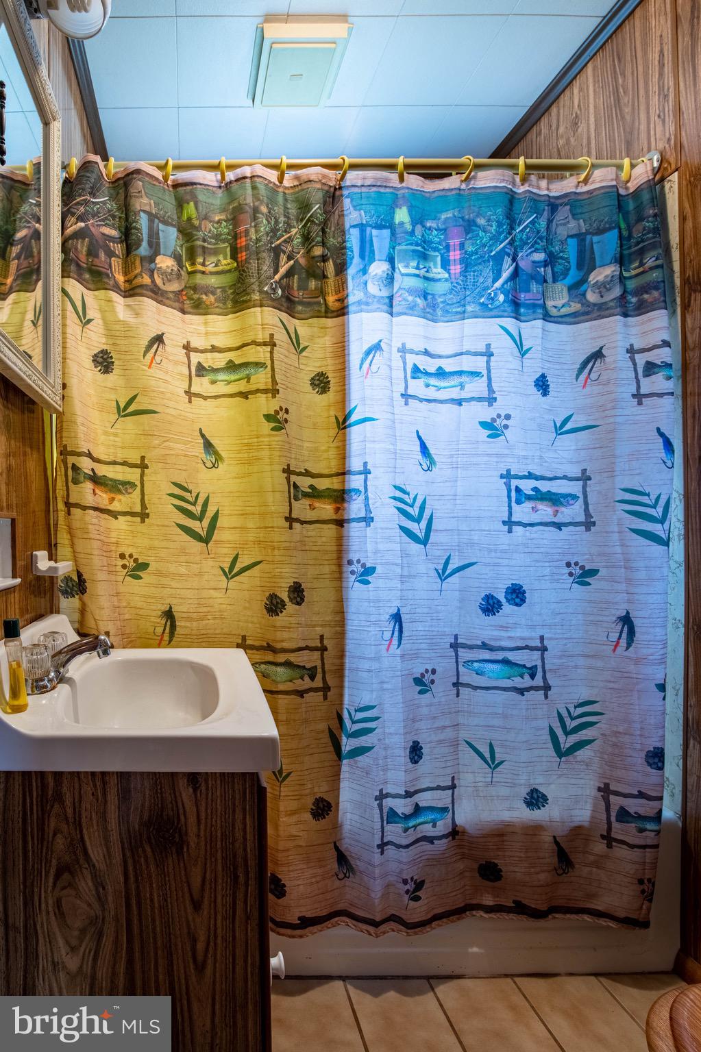 CALIFORNIA GROVE - Residential