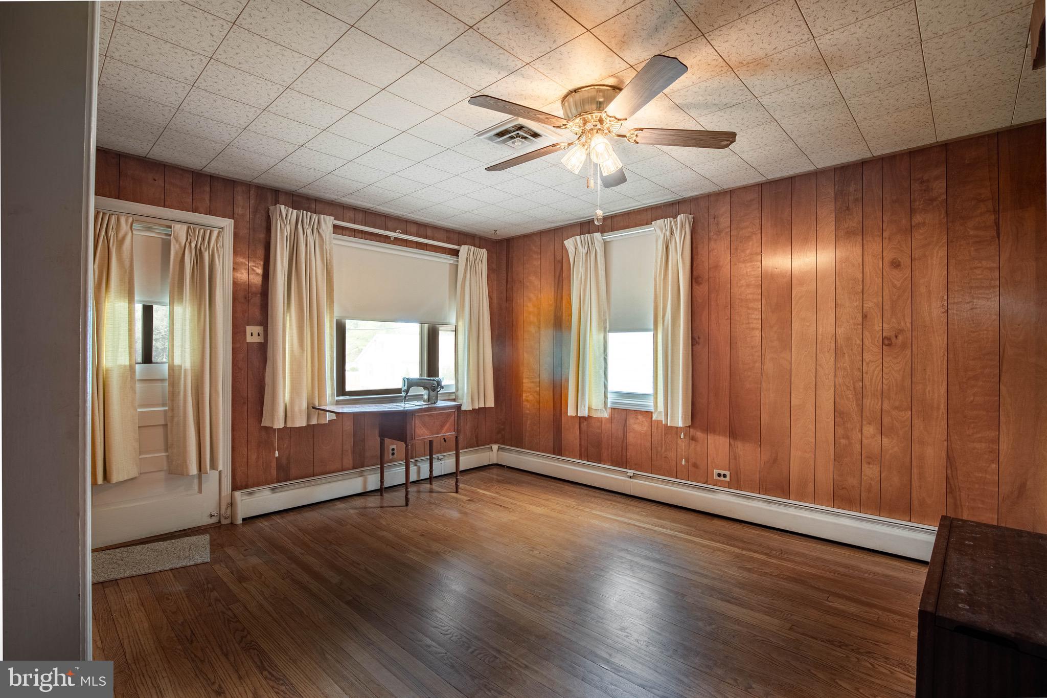 CALIFORNIA GROVE - Residential