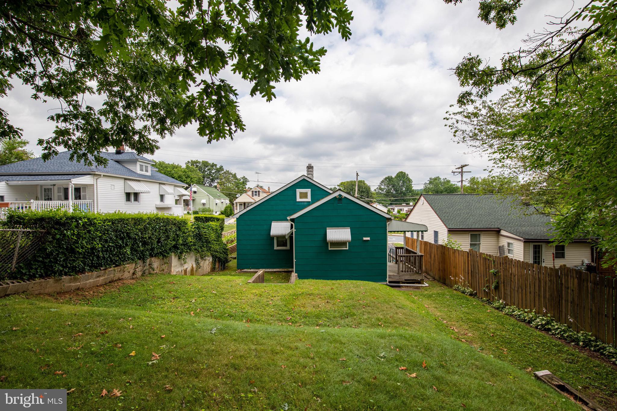 CALIFORNIA GROVE - Residential