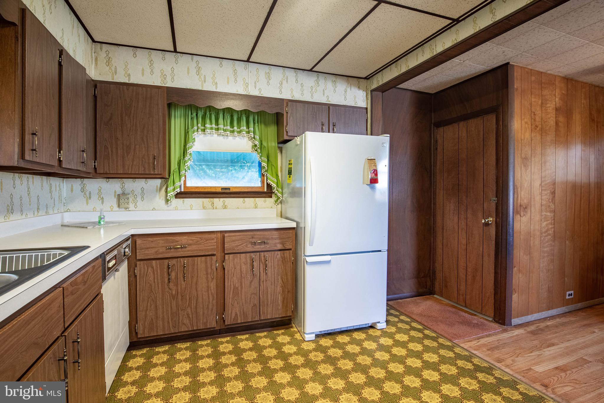 CALIFORNIA GROVE - Residential