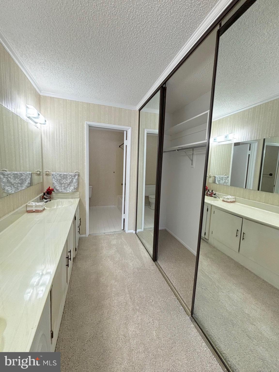 LEISURE WORLD - Residential