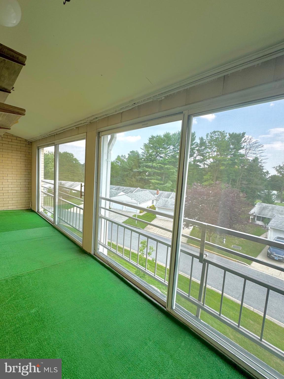 LEISURE WORLD - Residential