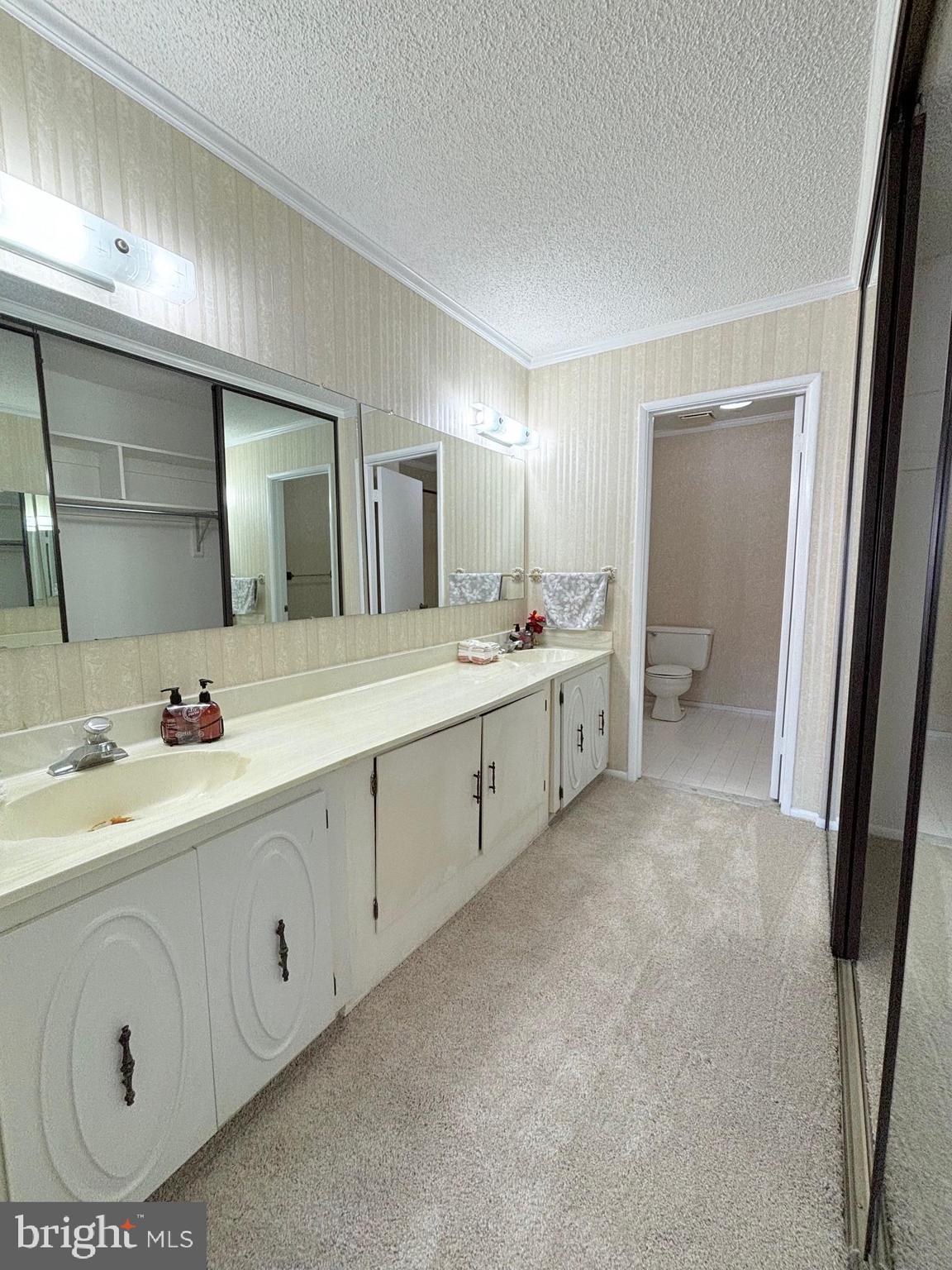 LEISURE WORLD - Residential