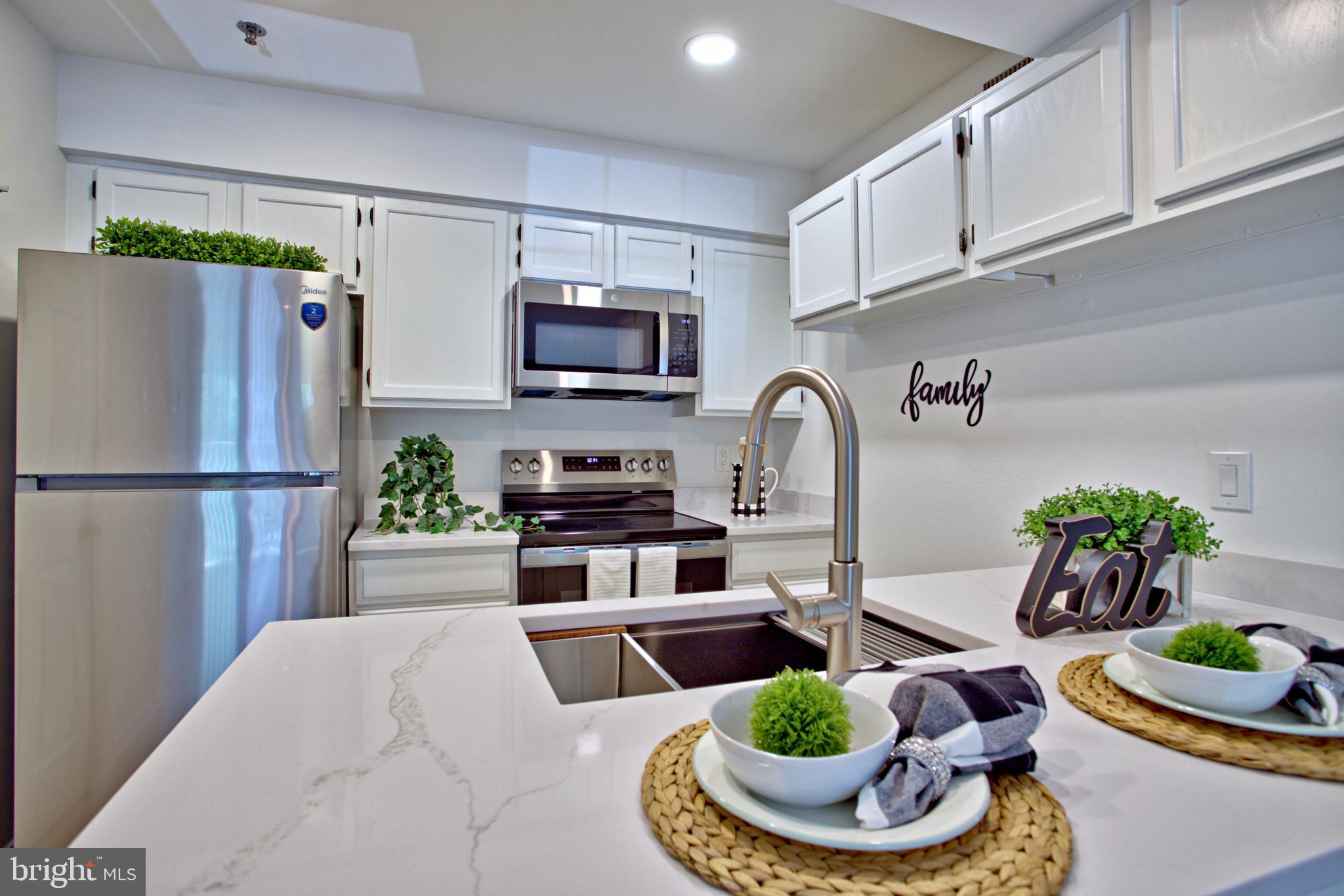 1524 LINCOLN WAY 211