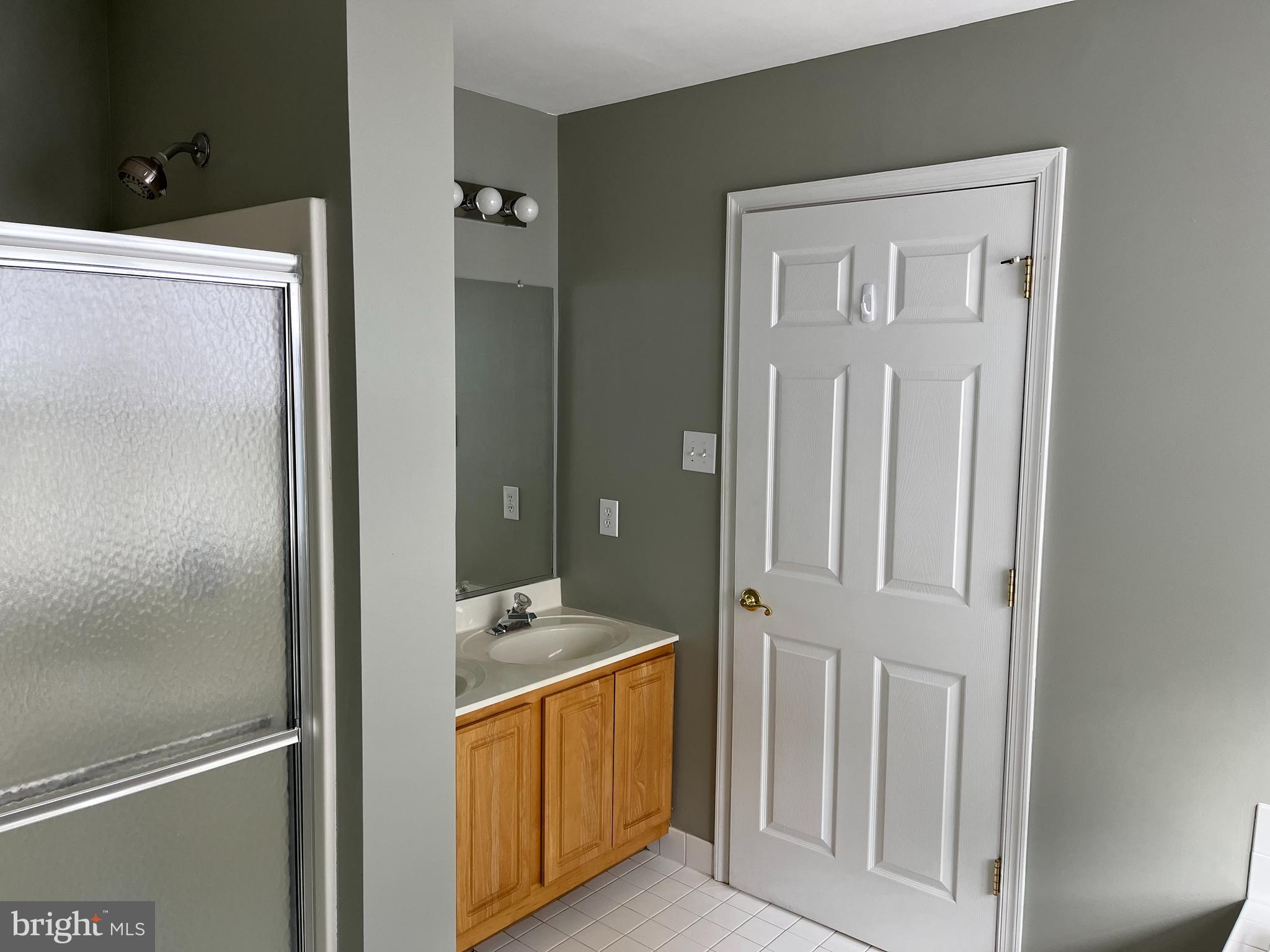 BRADFORD POINTE - Residential Lease