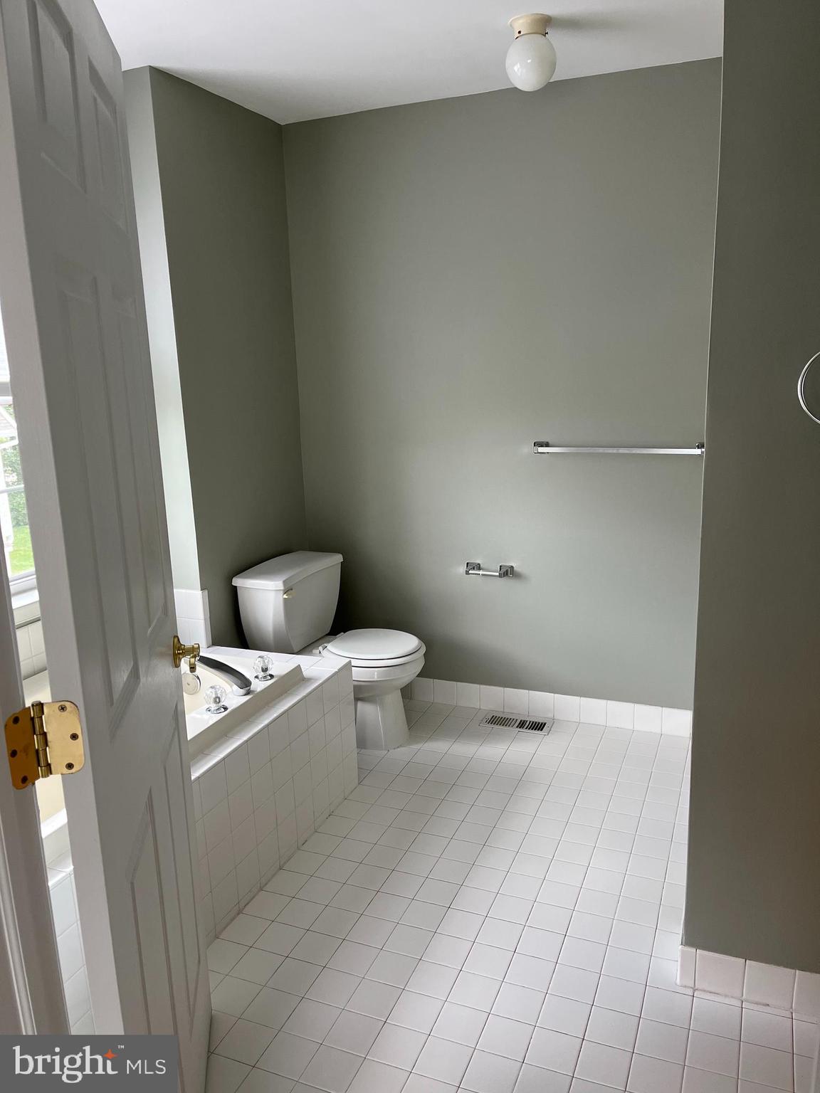 BRADFORD POINTE - Residential Lease