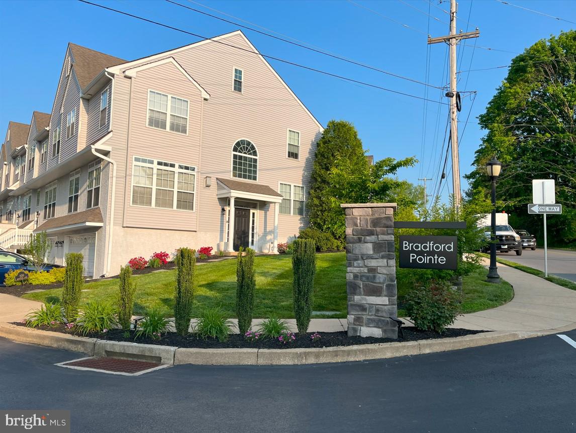 BRADFORD POINTE - Residential Lease