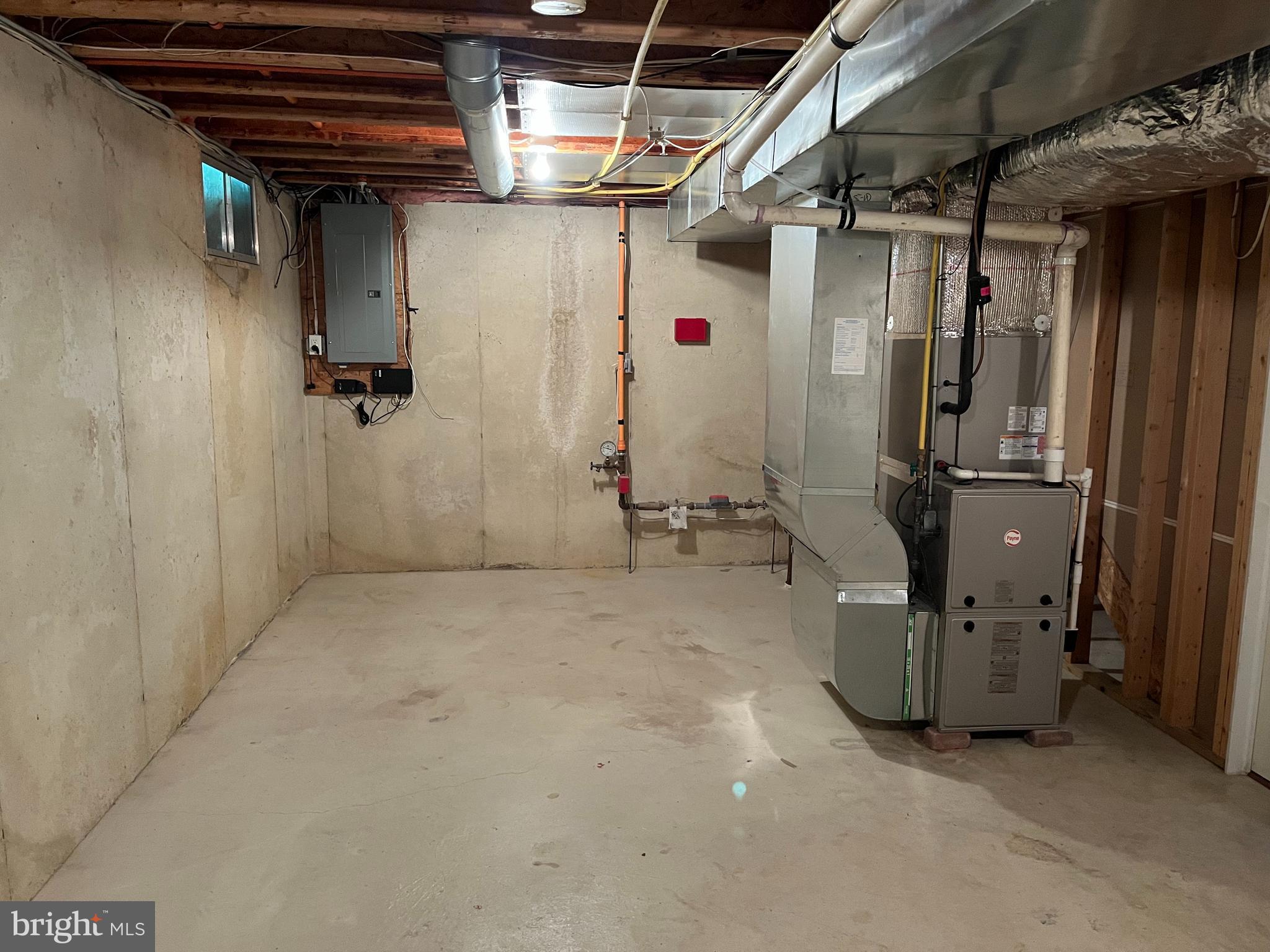 BRADFORD POINTE - Residential Lease