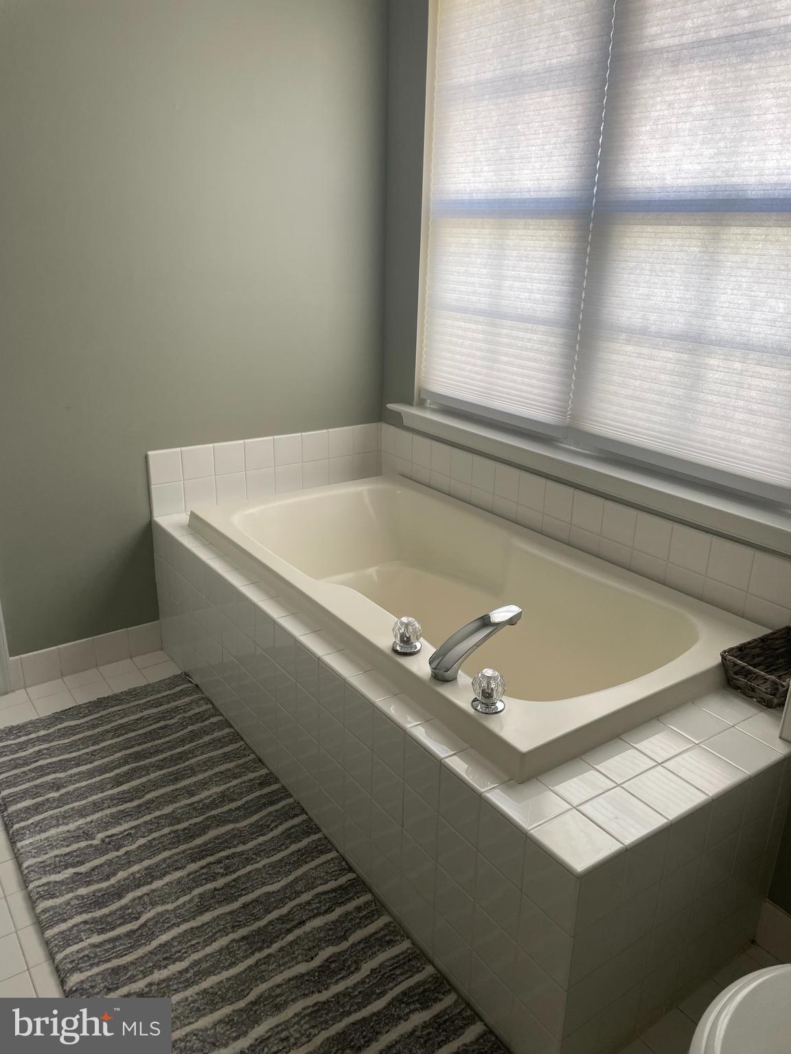 BRADFORD POINTE - Residential Lease