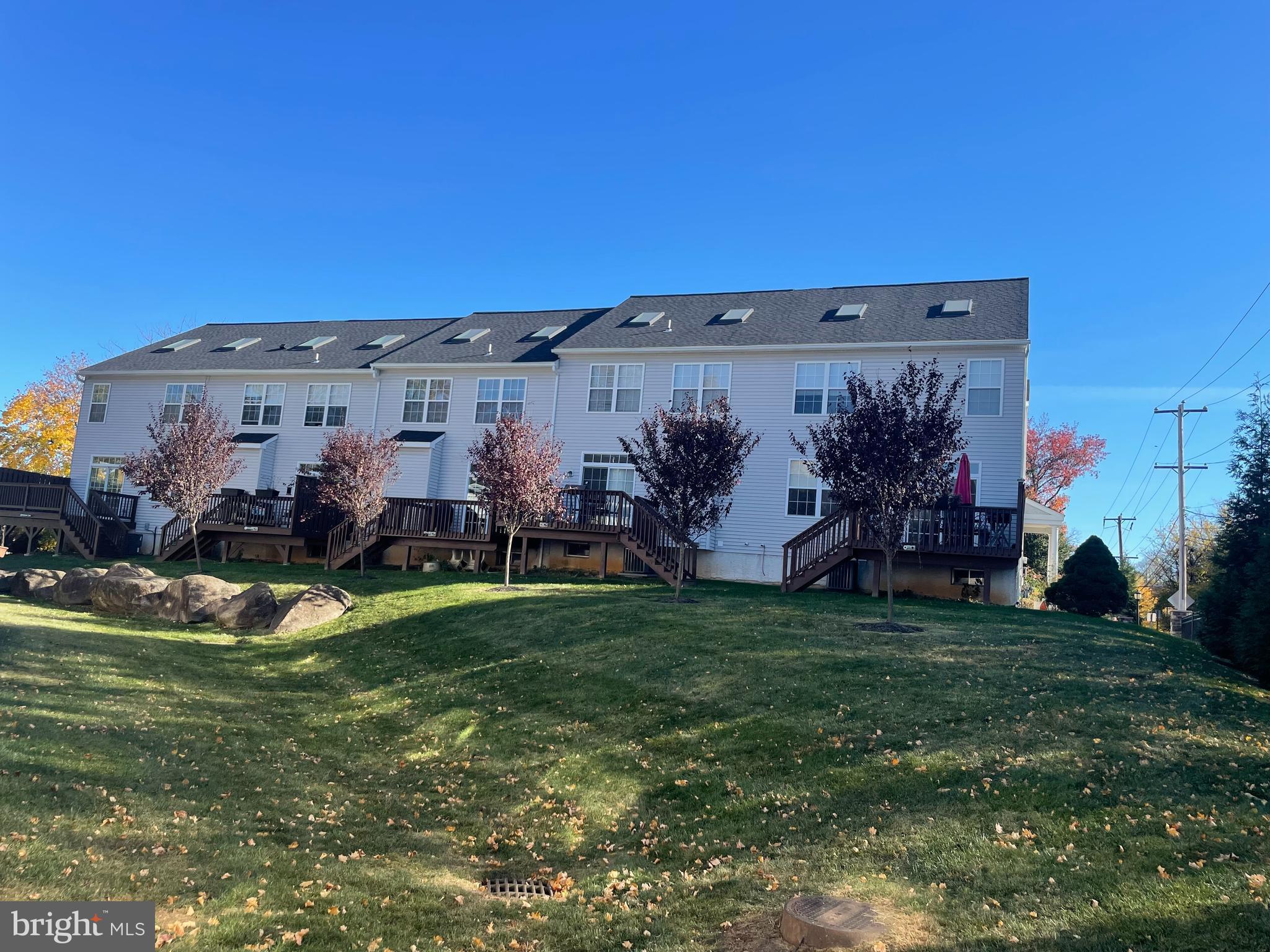 BRADFORD POINTE - Residential Lease