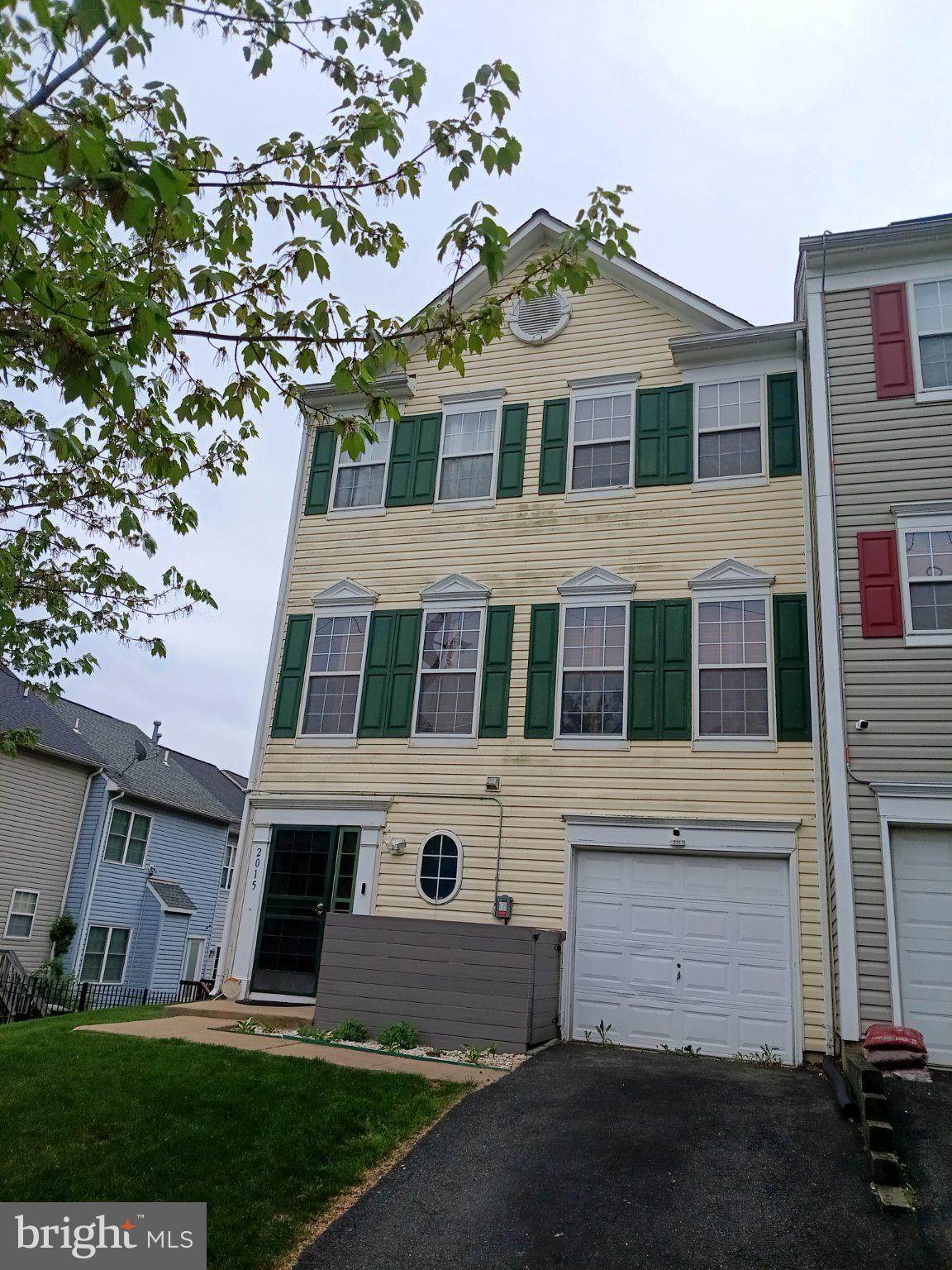 2015 TRENTON PLACE SE