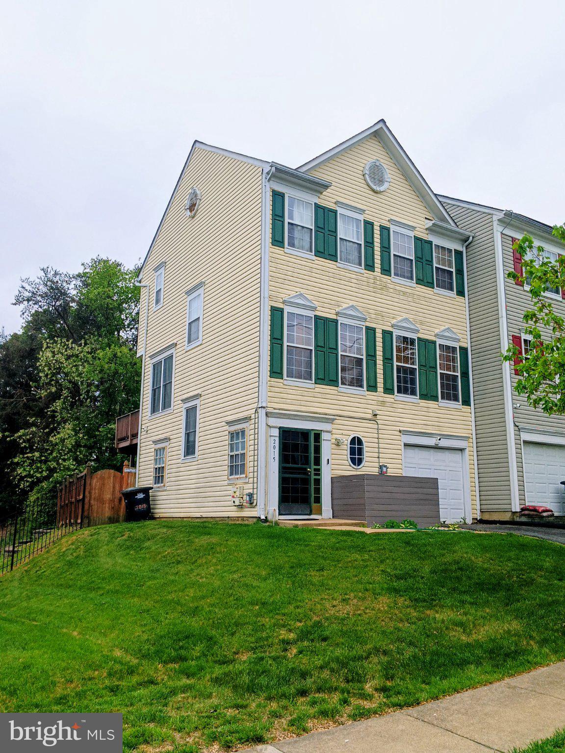 2015 TRENTON PLACE SE