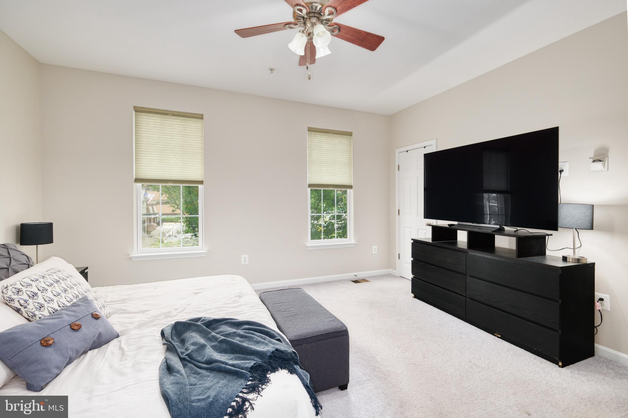 LEE SQUARE - Residential