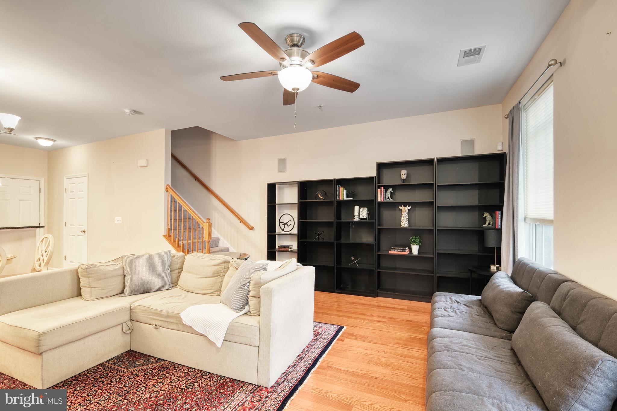 LEE SQUARE - Residential