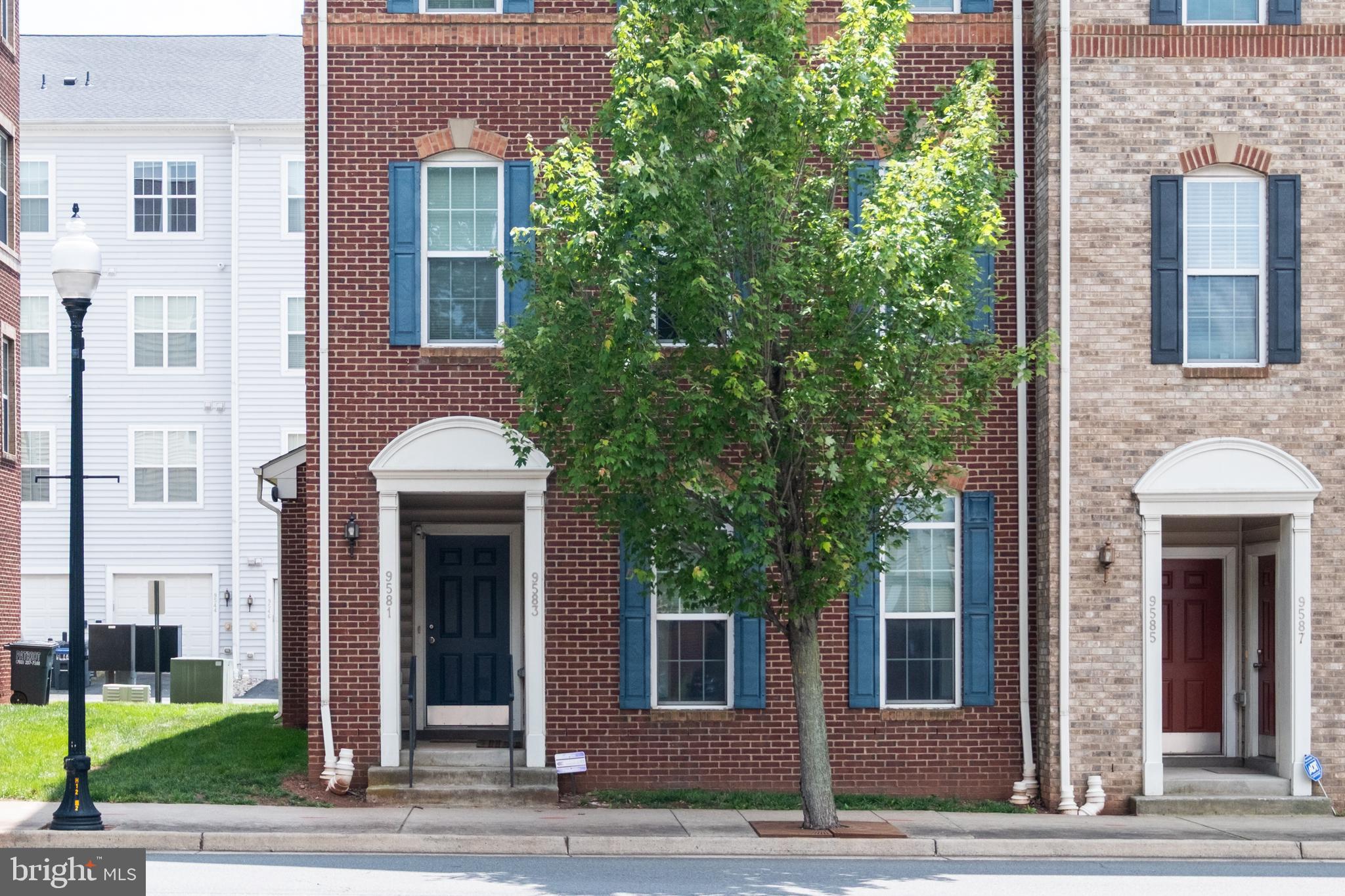 LEE SQUARE - Residential