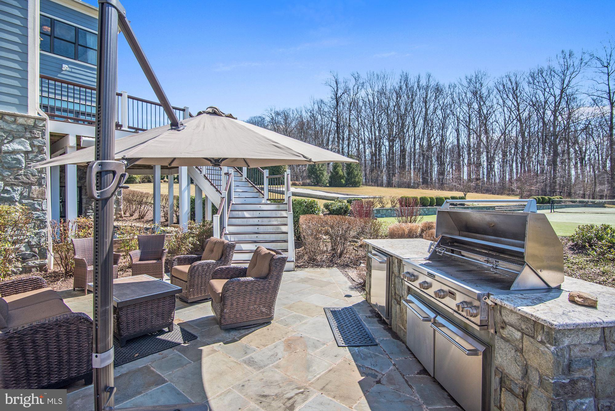 RIVERWOOD - Residential