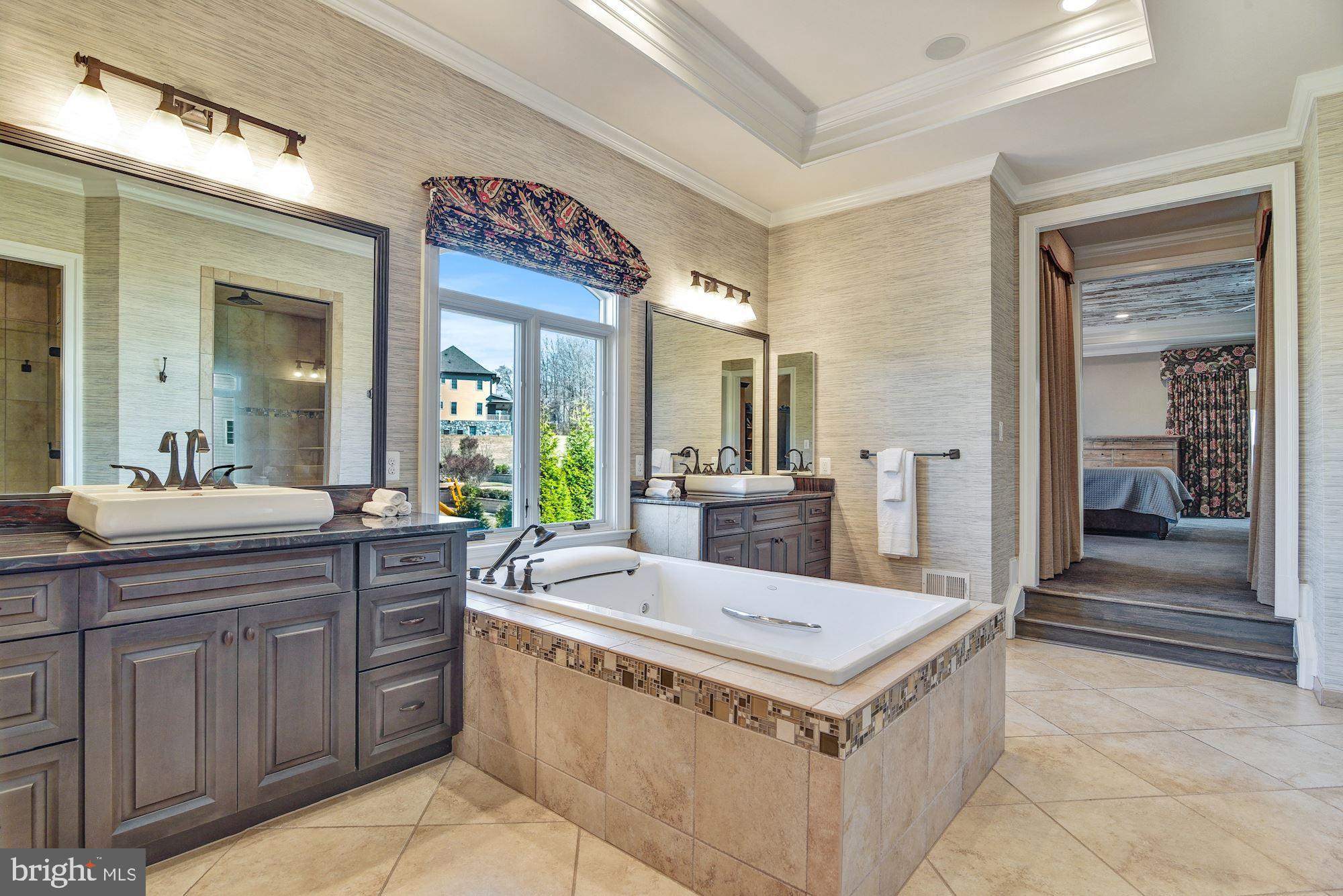 RIVERWOOD - Residential