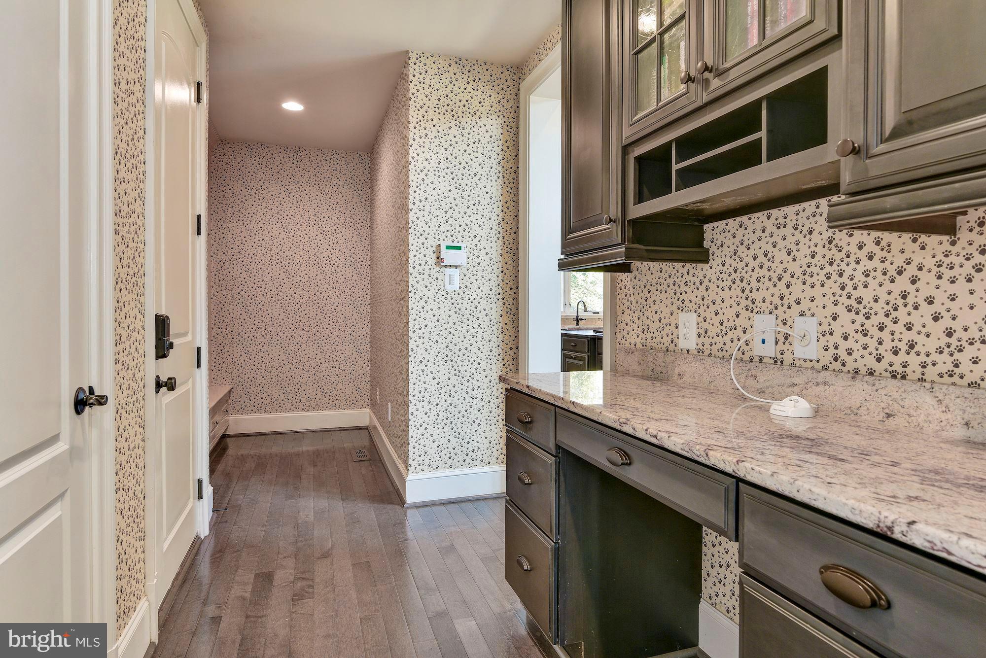 RIVERWOOD - Residential