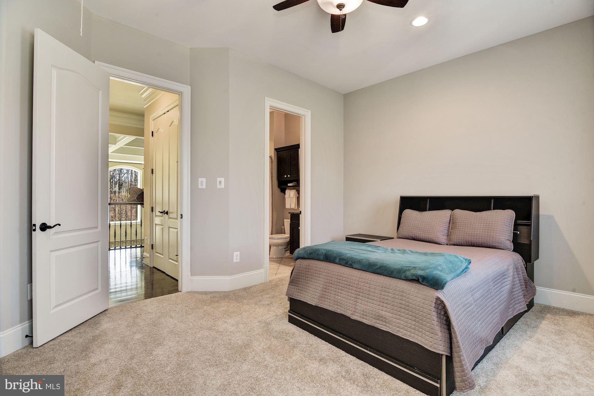 RIVERWOOD - Residential