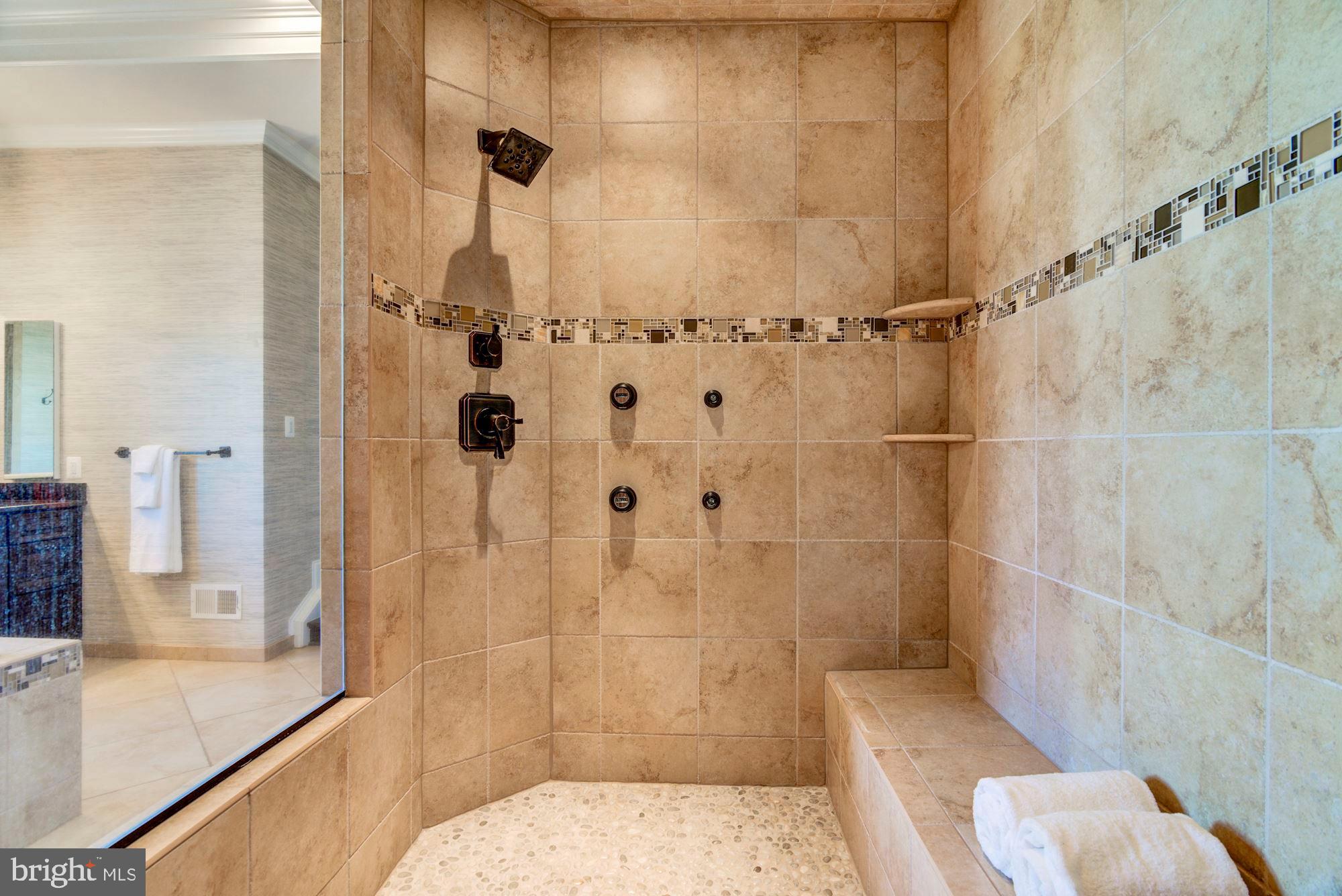 RIVERWOOD - Residential