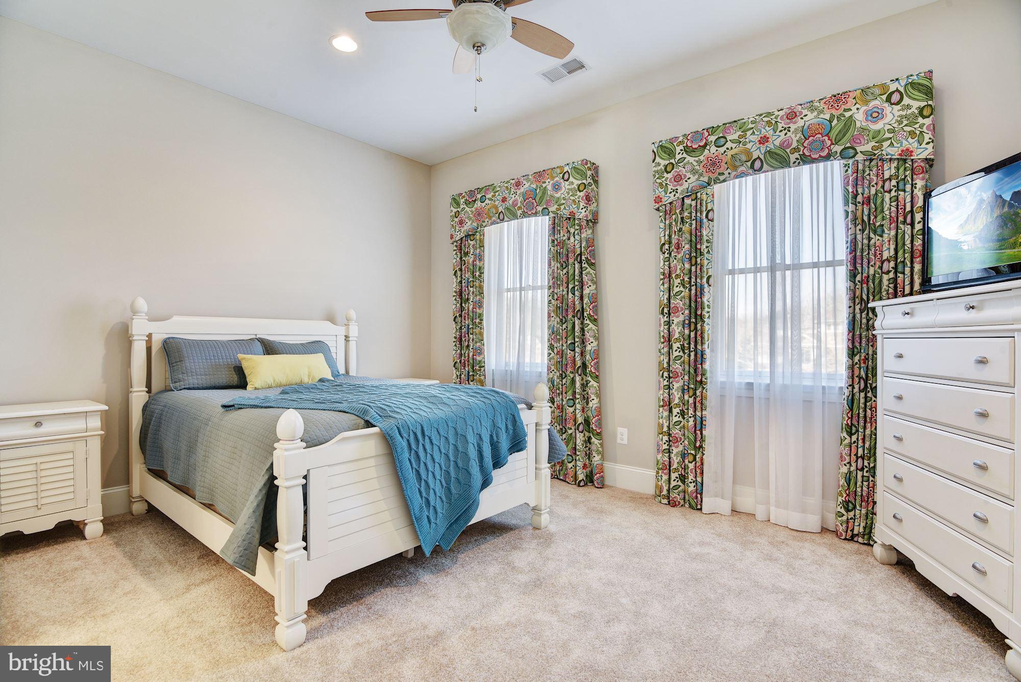 RIVERWOOD - Residential