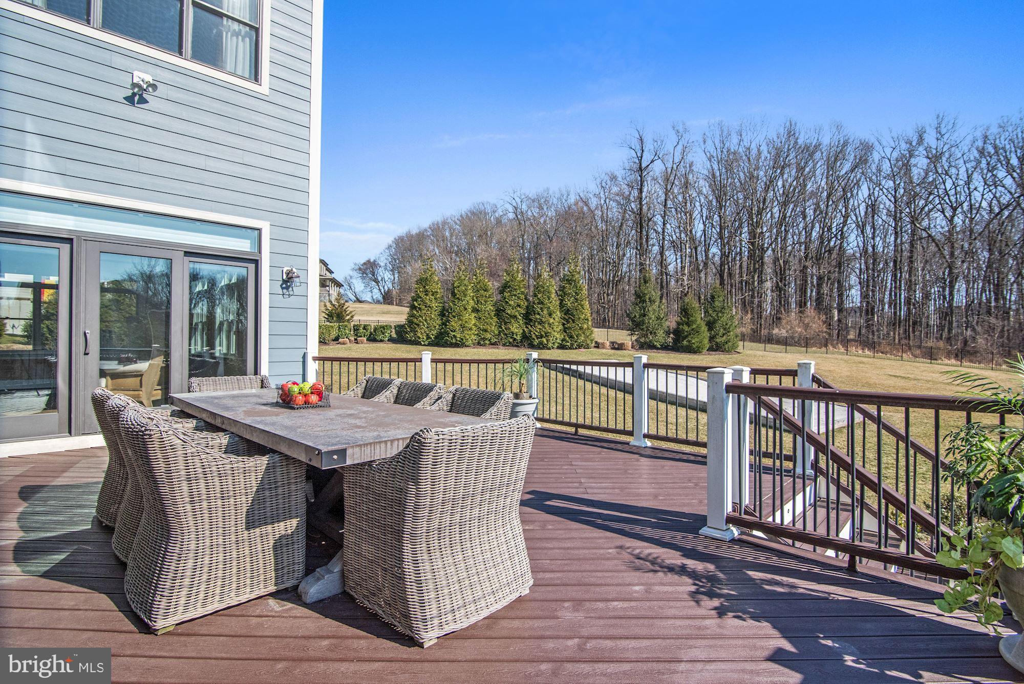 RIVERWOOD - Residential