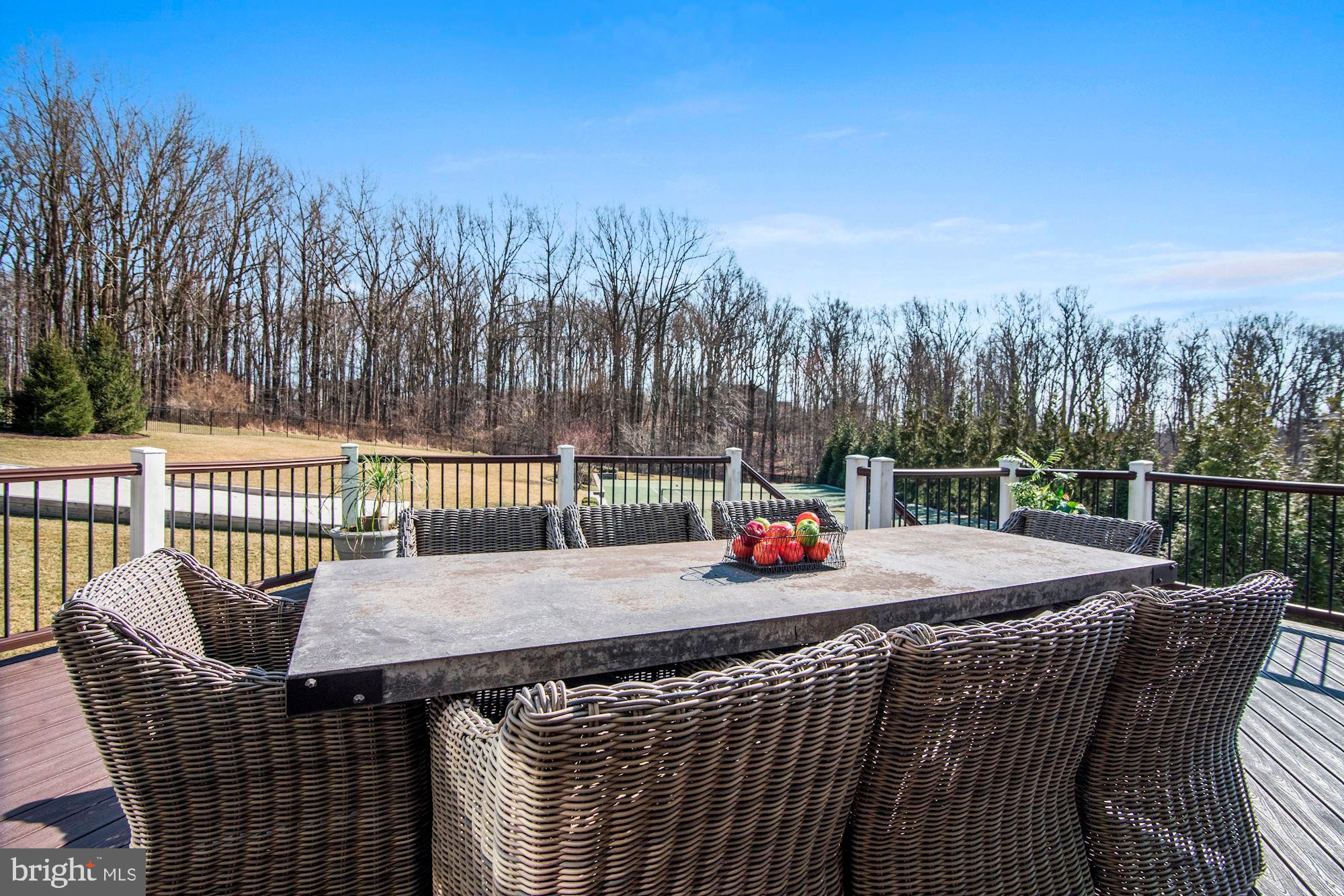 RIVERWOOD - Residential