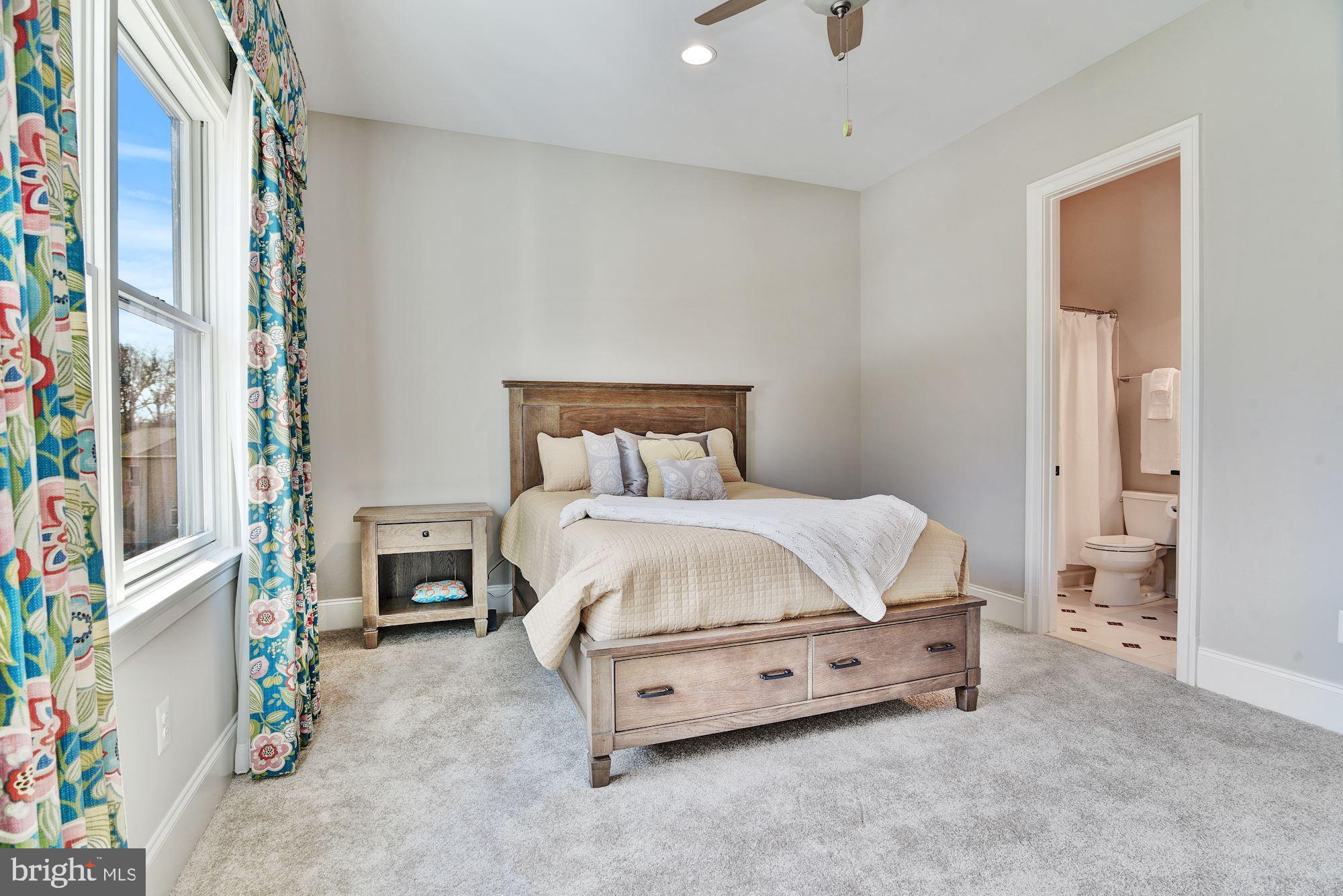 RIVERWOOD - Residential