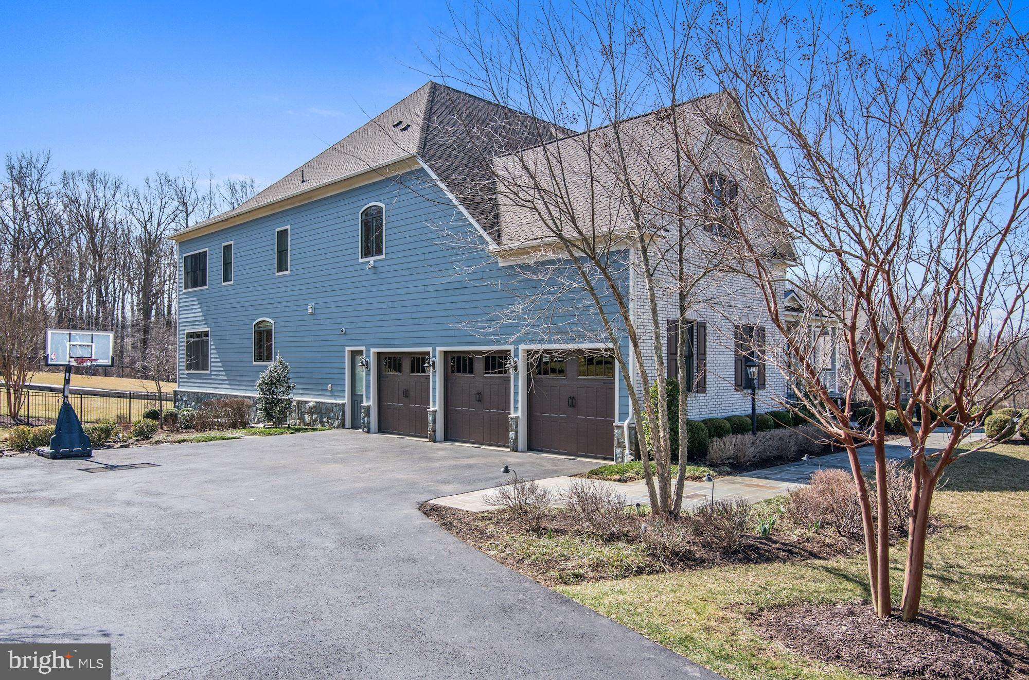 RIVERWOOD - Residential