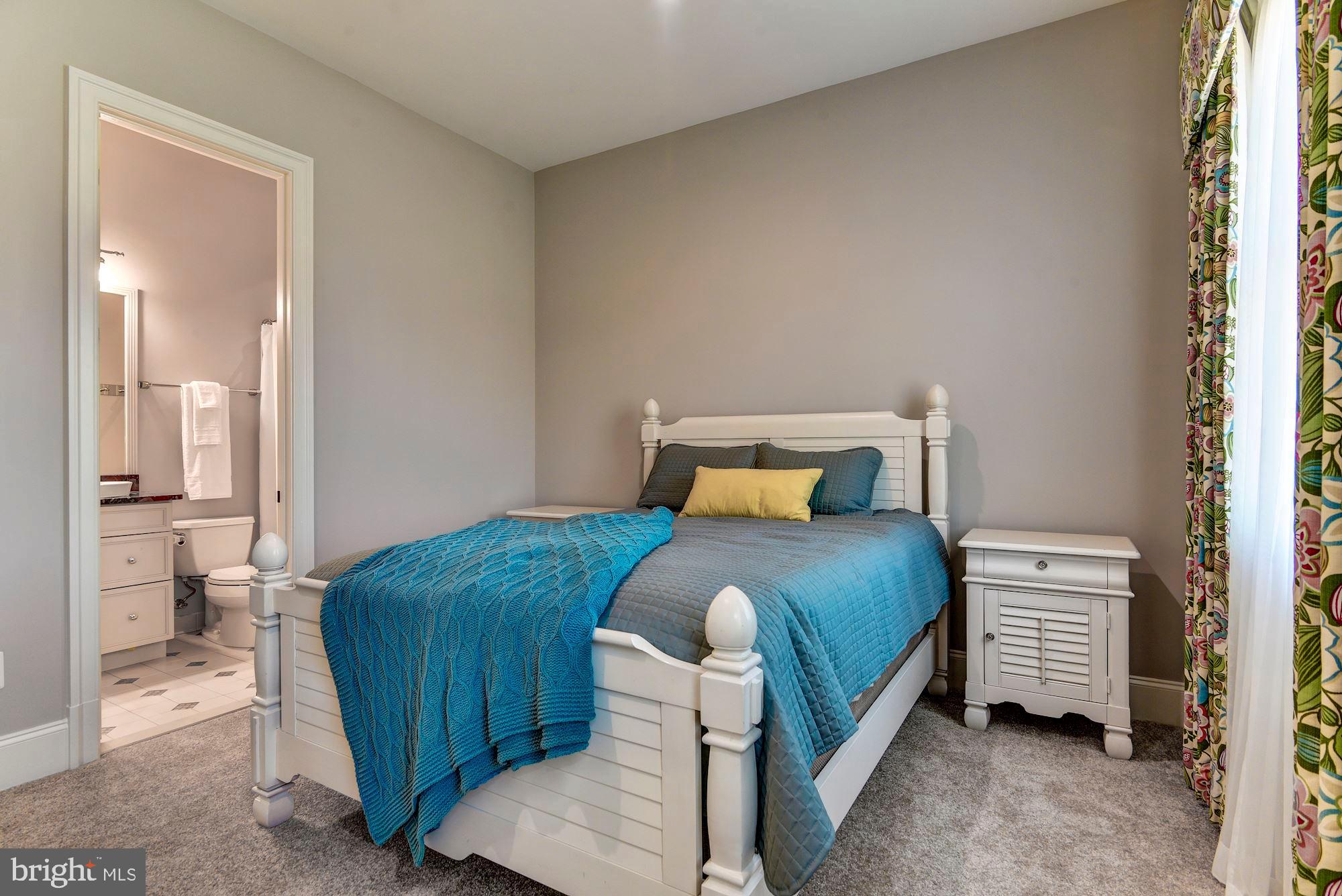 RIVERWOOD - Residential