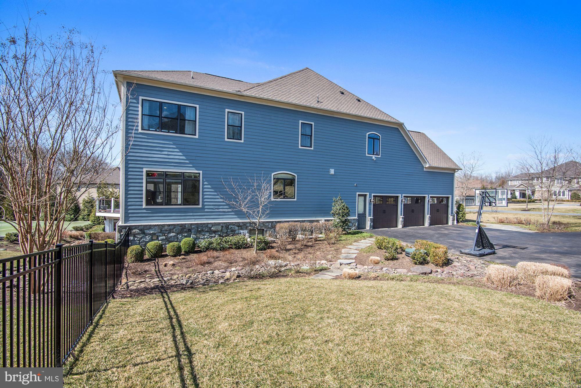 RIVERWOOD - Residential