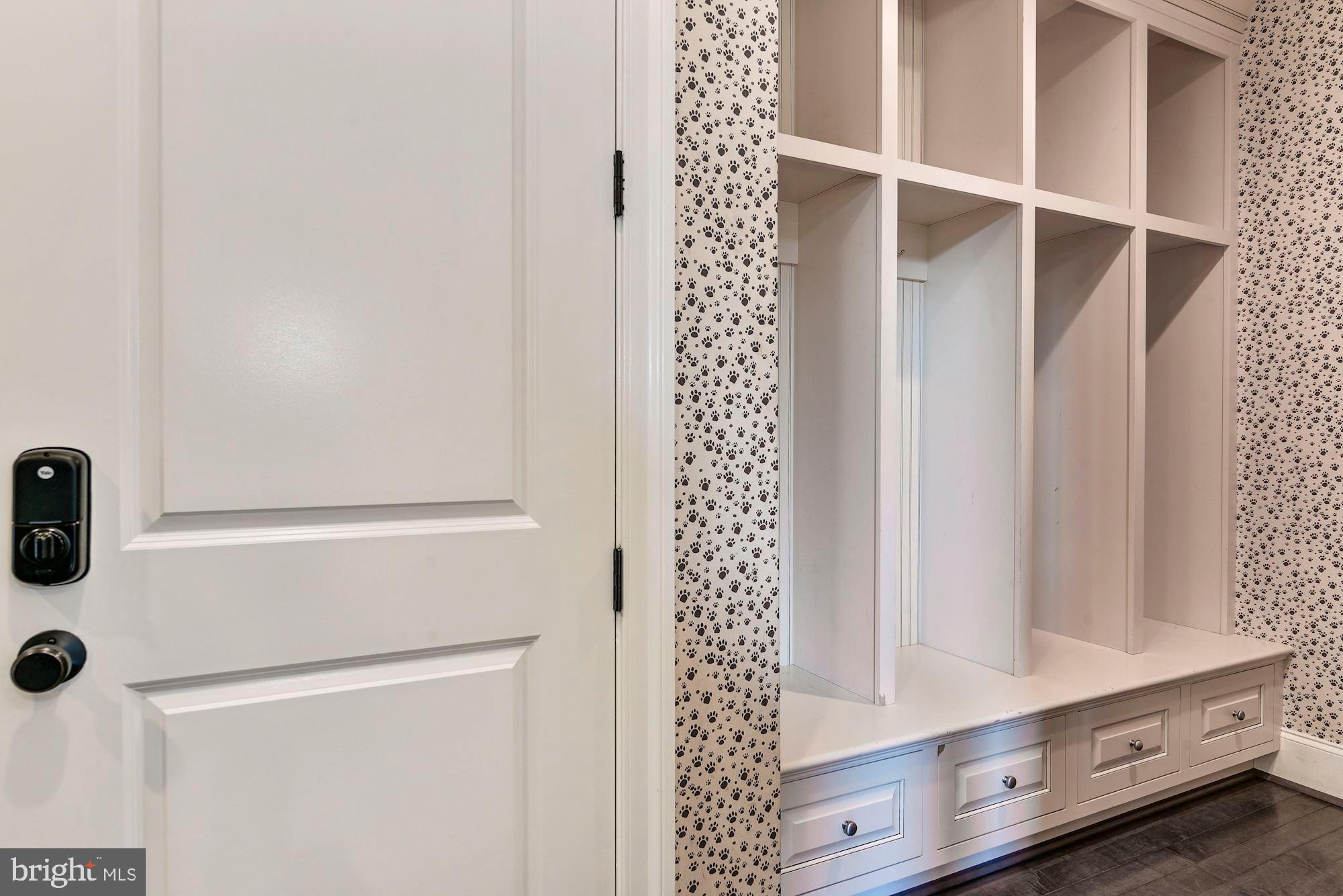 RIVERWOOD - Residential