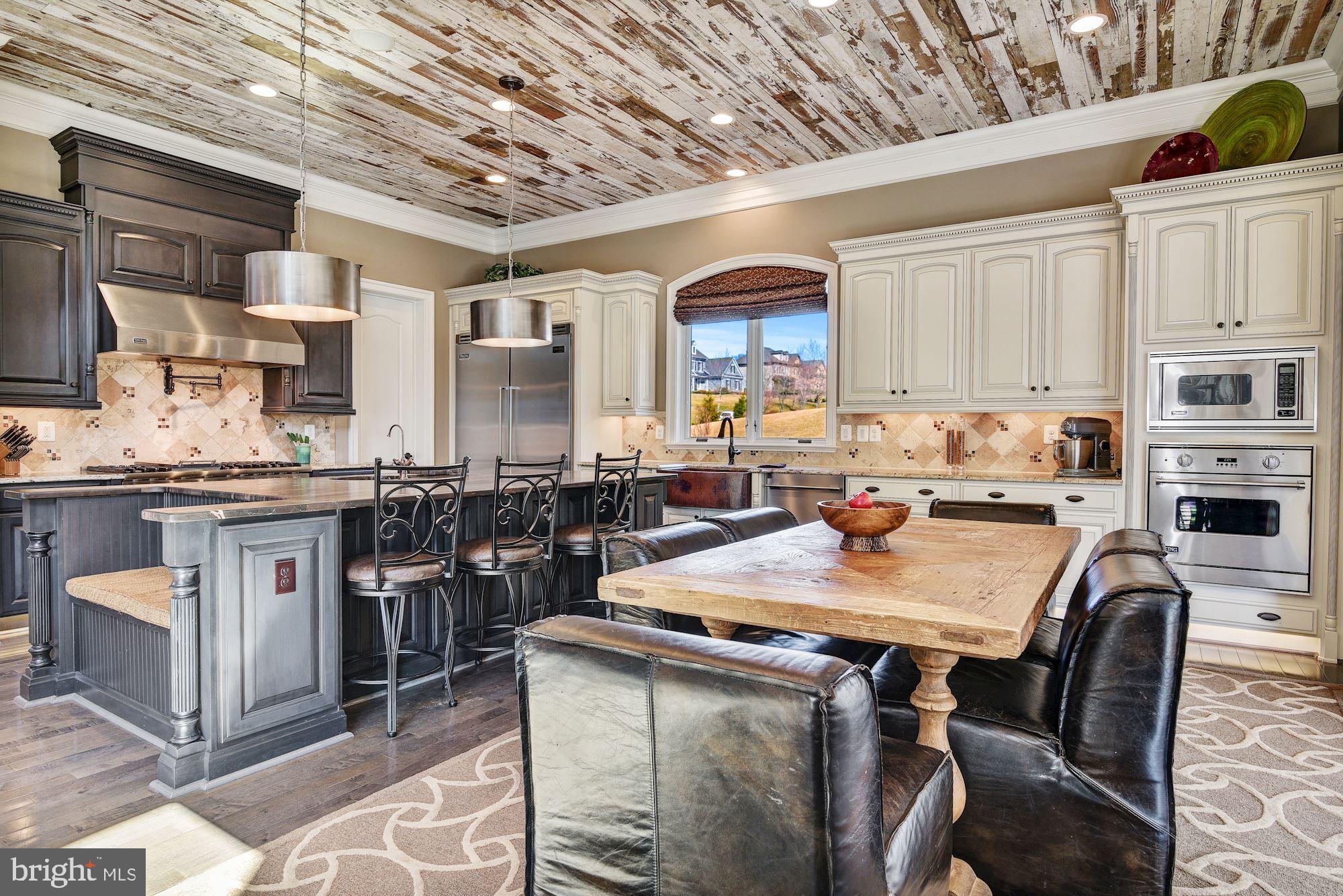 RIVERWOOD - Residential