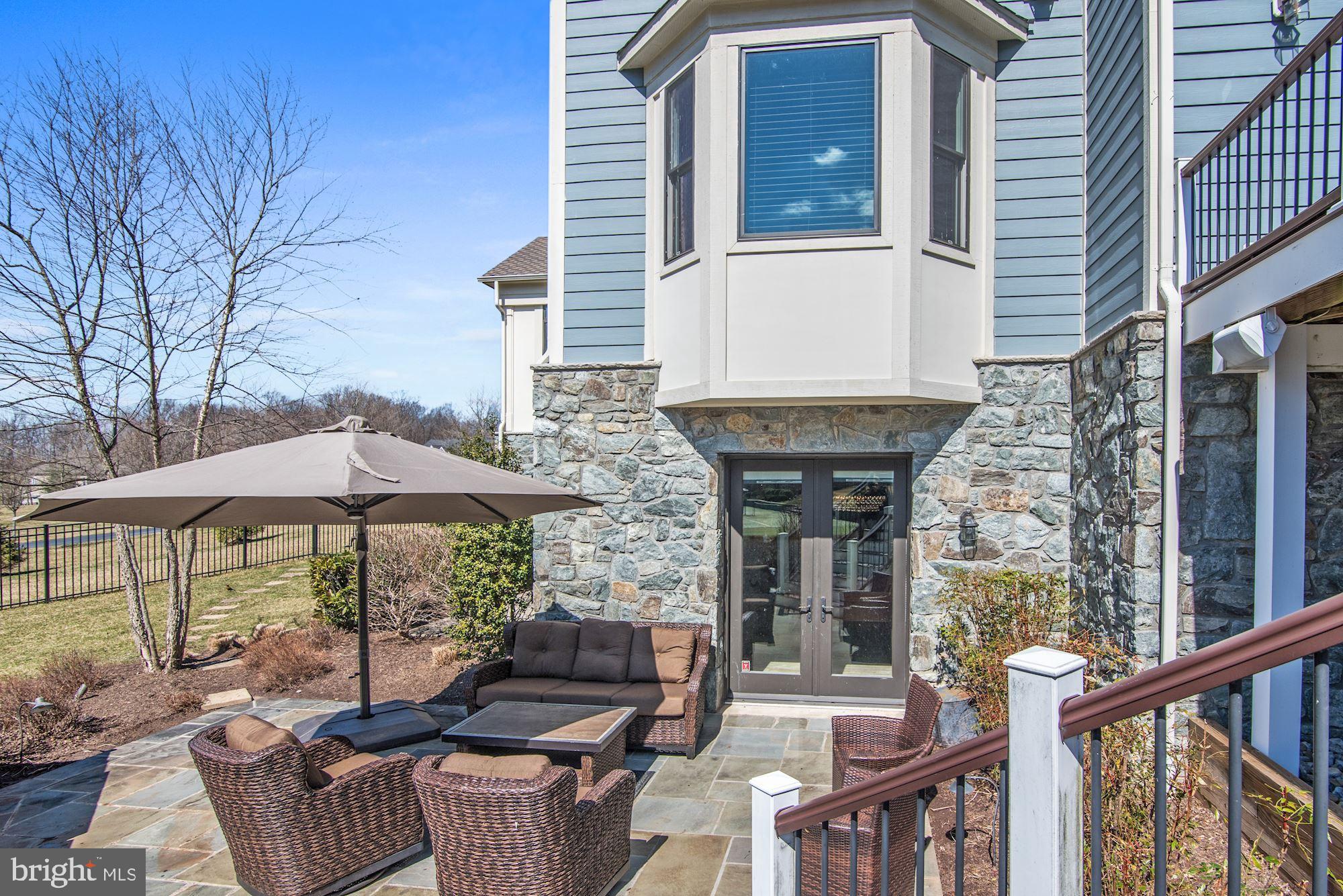 RIVERWOOD - Residential