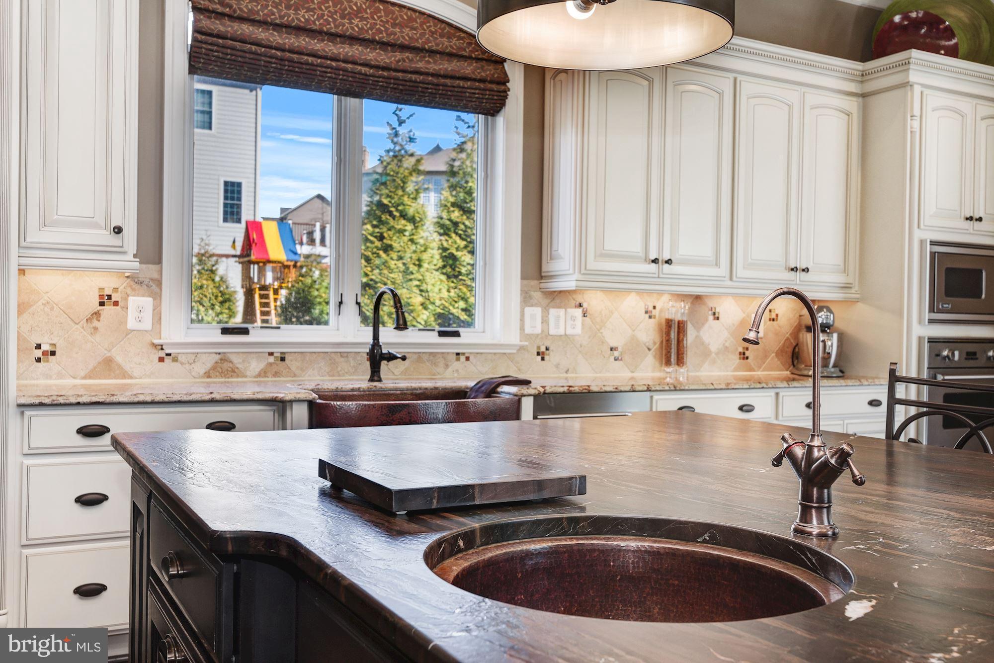 RIVERWOOD - Residential