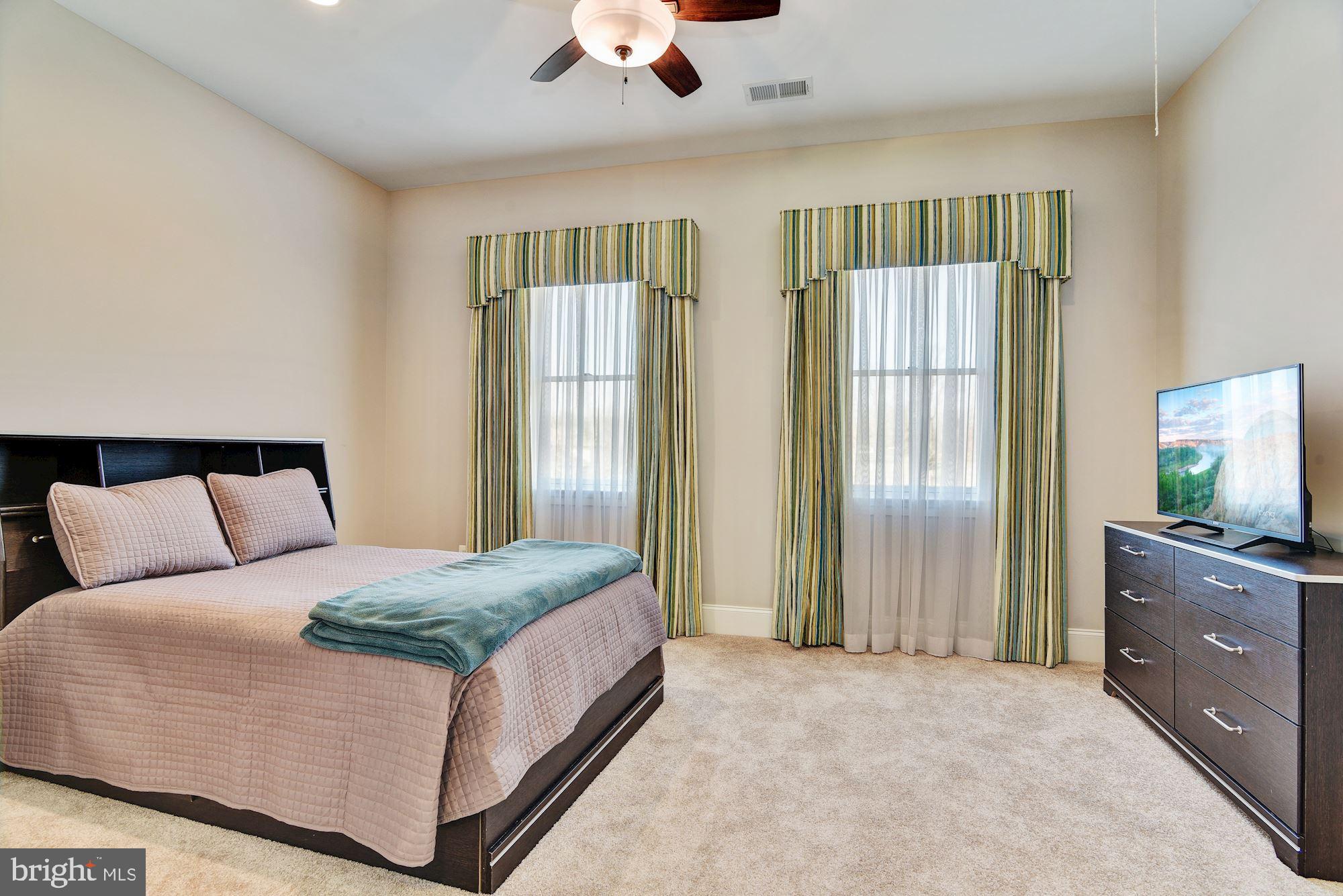 RIVERWOOD - Residential