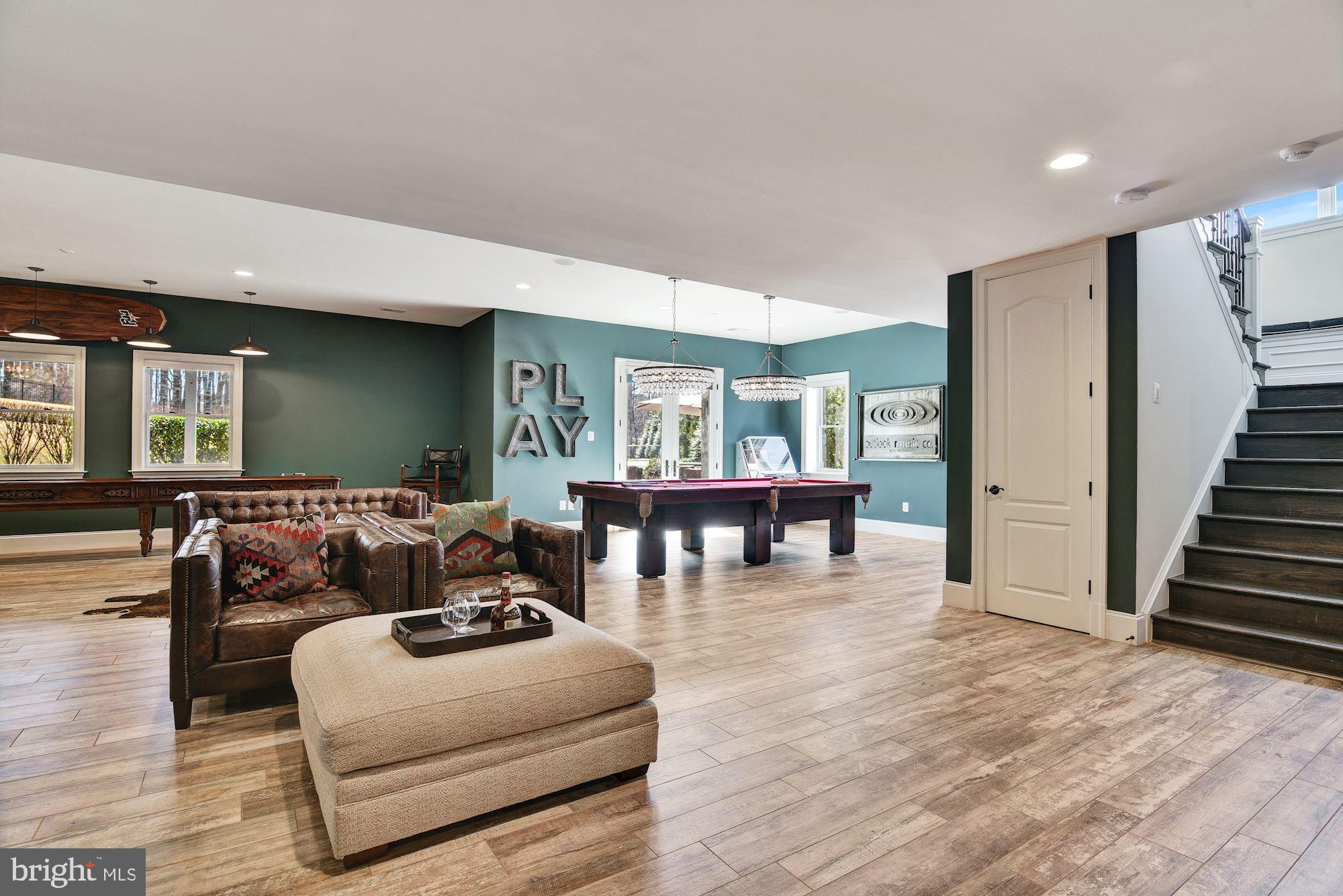 RIVERWOOD - Residential