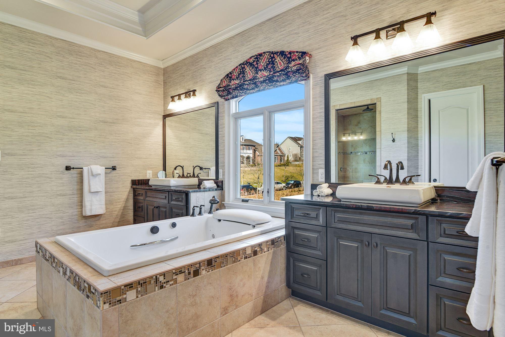 RIVERWOOD - Residential