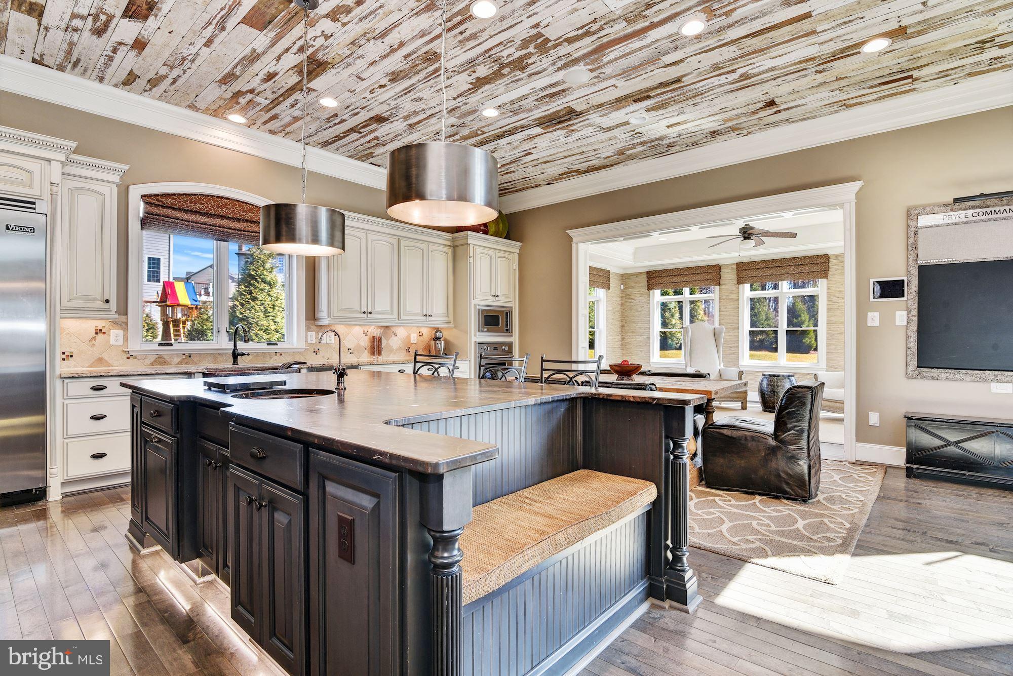 RIVERWOOD - Residential