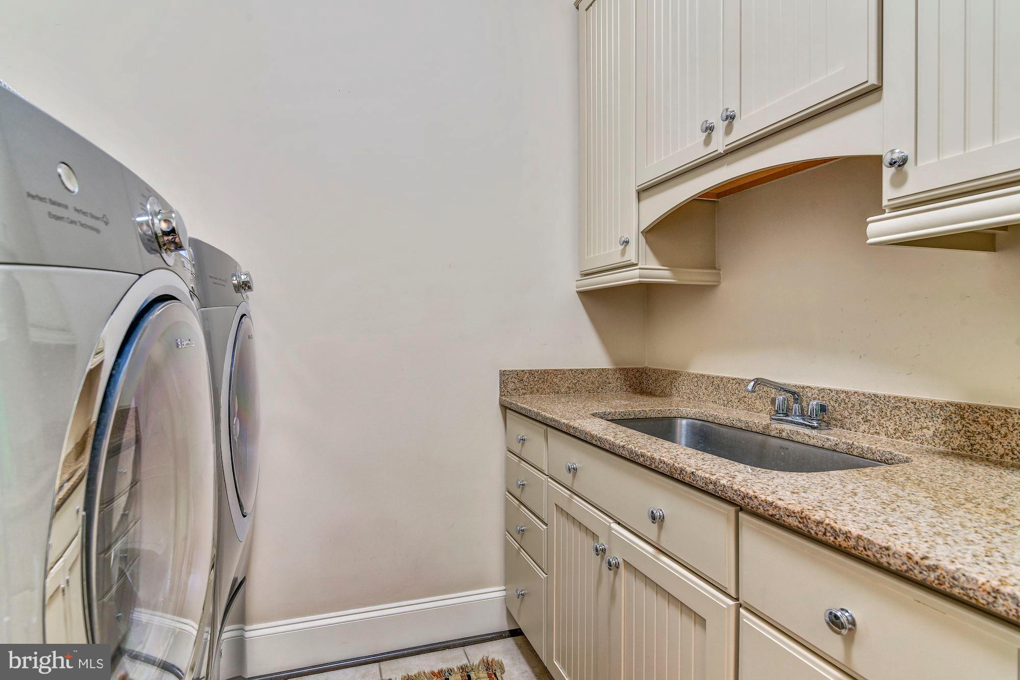 RIVERWOOD - Residential