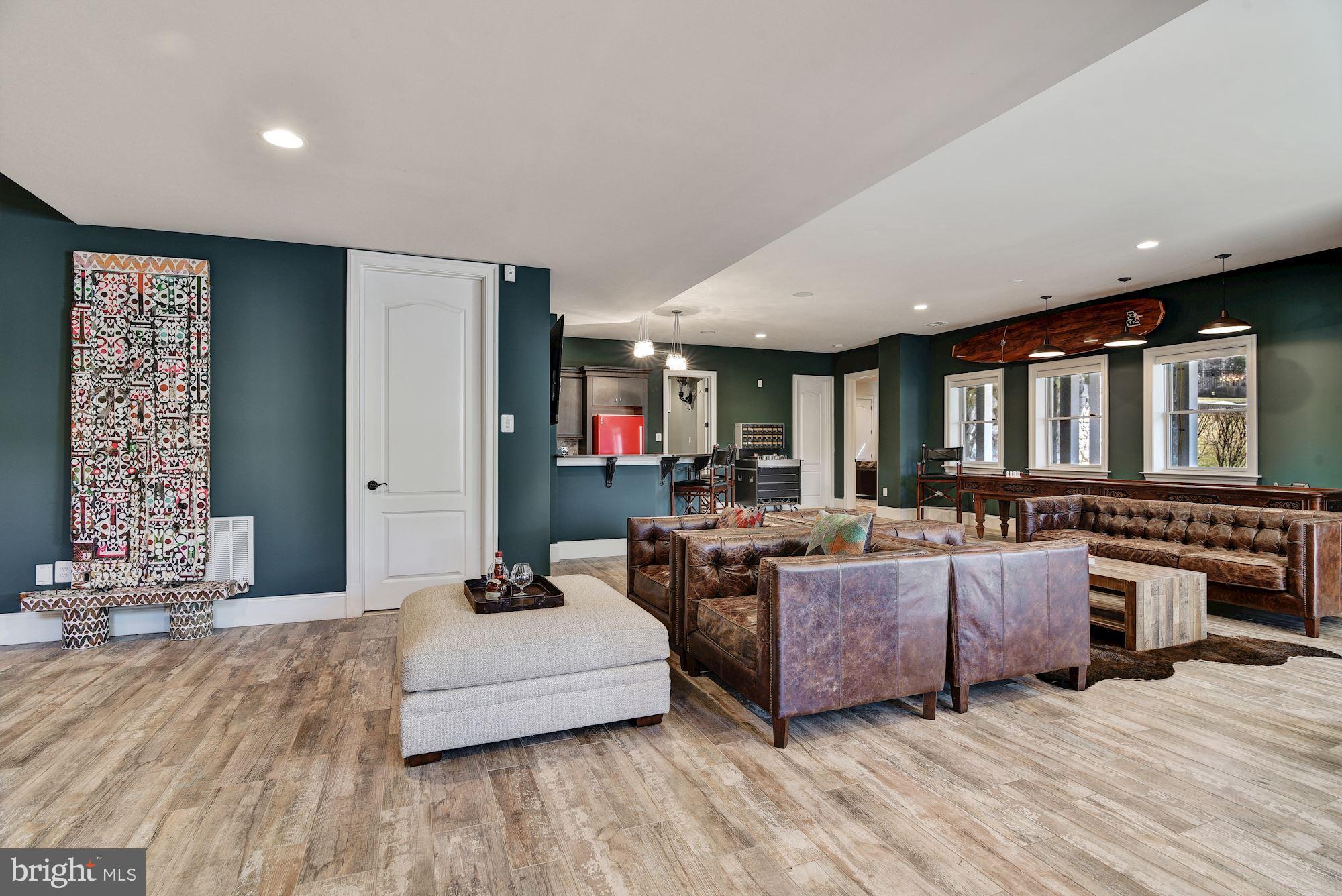 RIVERWOOD - Residential