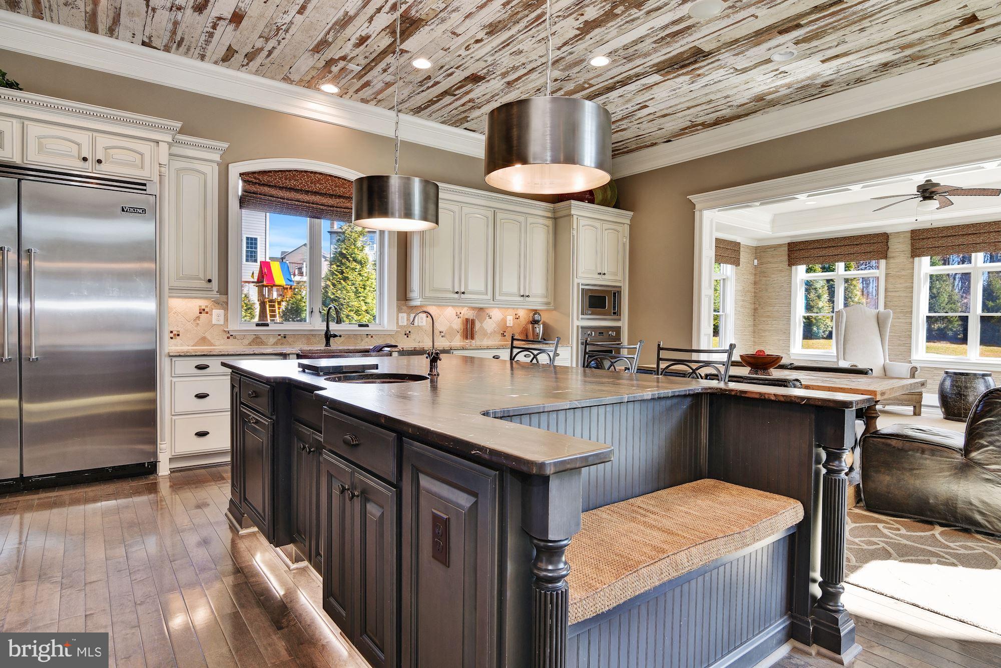 RIVERWOOD - Residential