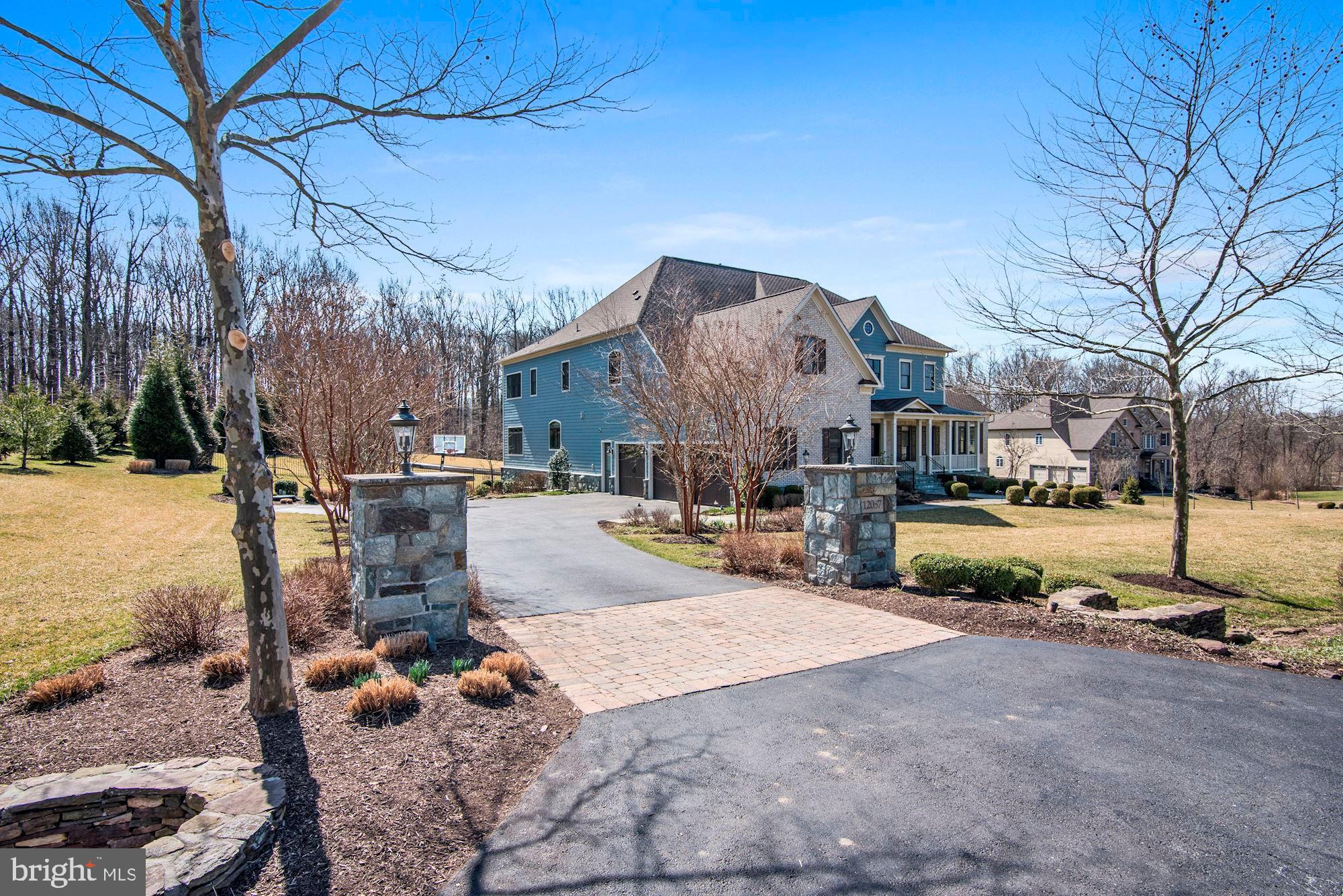 RIVERWOOD - Residential