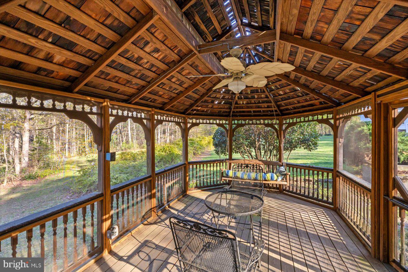 TRAPPERS DEN - Residential