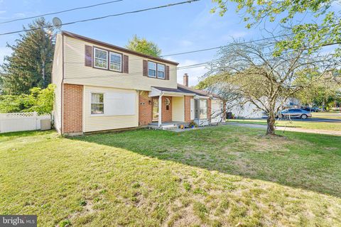 Photo of 602 Linda Avenue, BLACKWOOD, NJ 08012 (MLS # NJCD2103620)