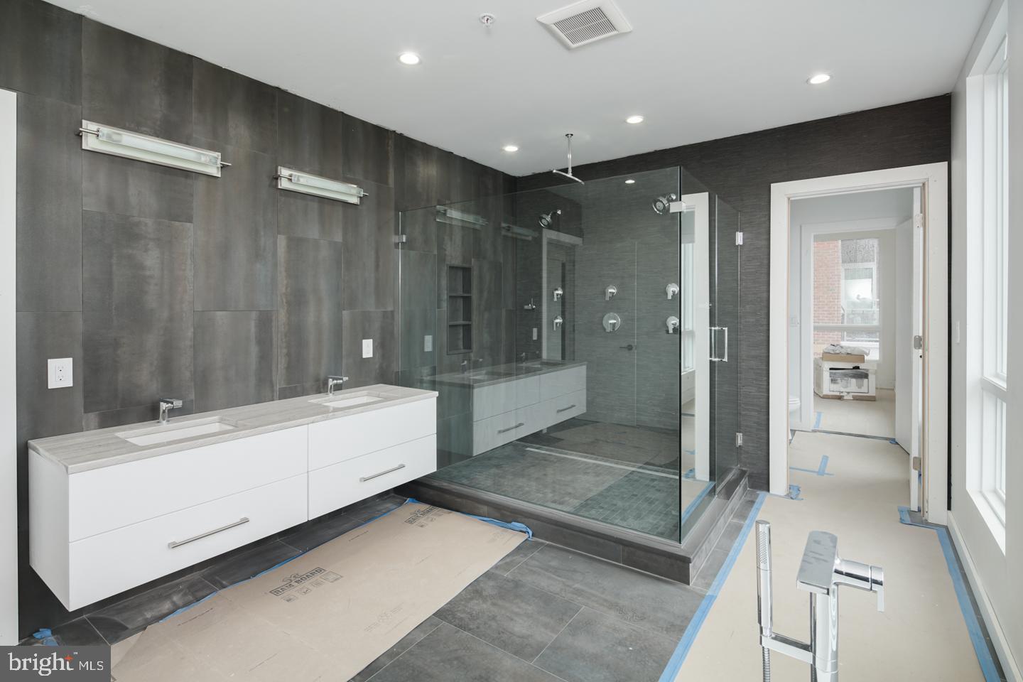 SOCIETY HILL - Residential