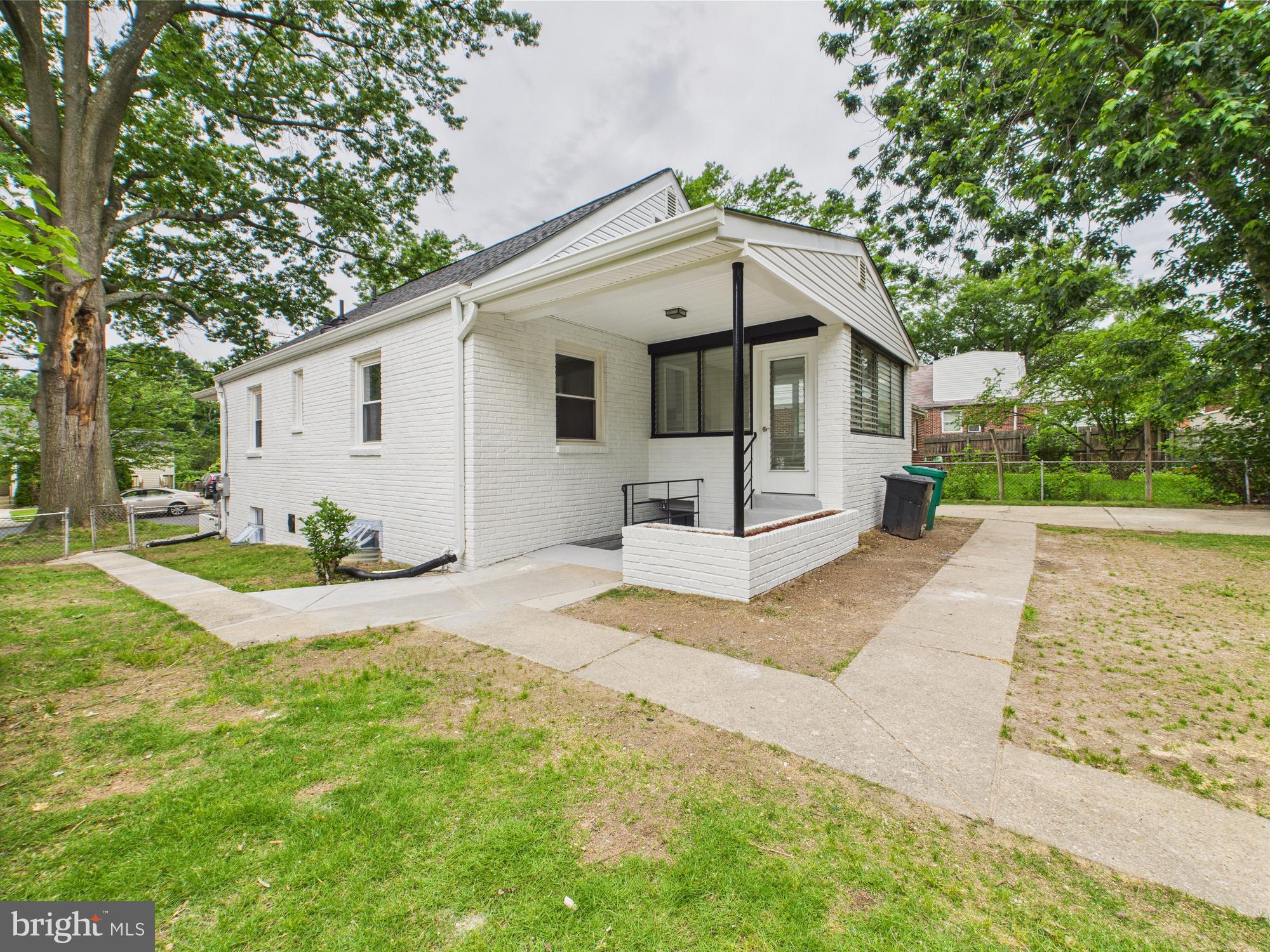 QUEENS CHAPEL MANOR - Residential