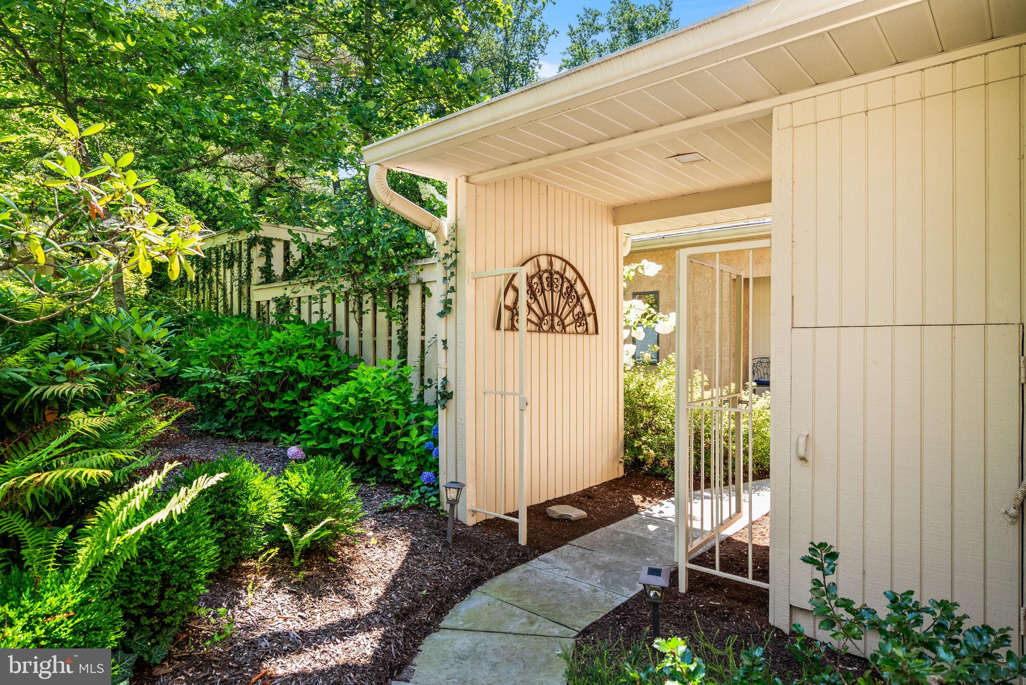 50 TOFT WOODS WAY